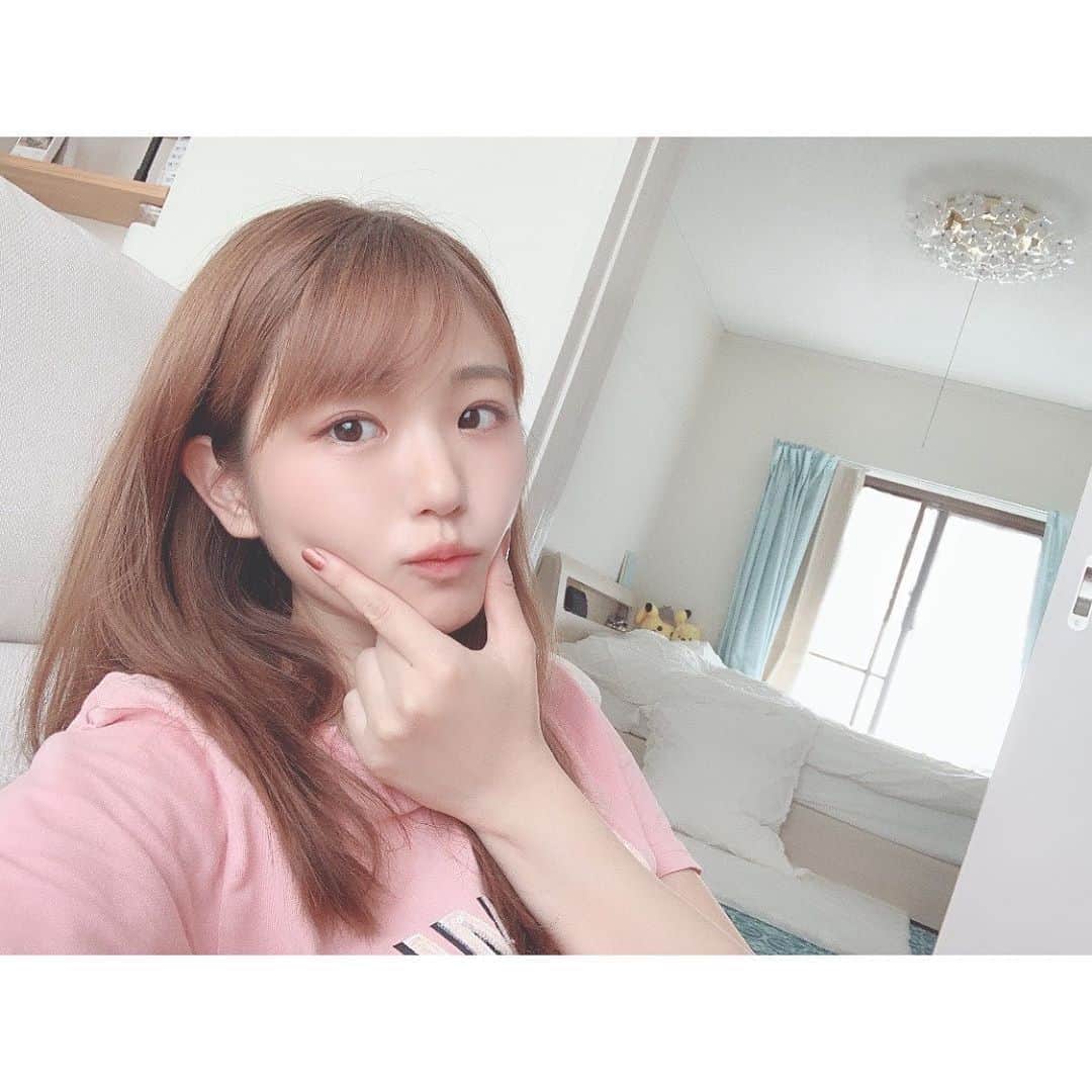 長谷川かすみのインスタグラム：「奥にある照明お気に入り😉  数年前に買ってずっと押し入れに眠ってたの😂」
