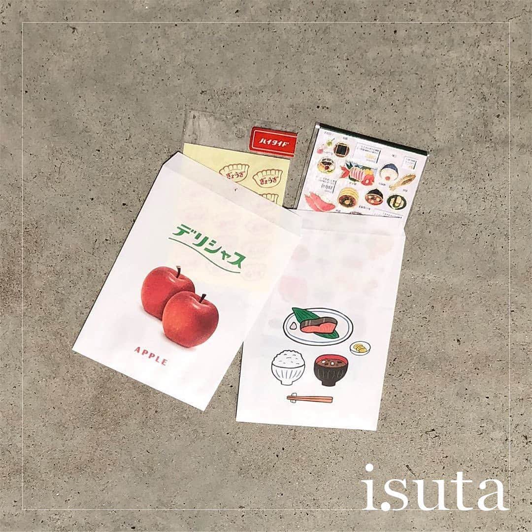 のインスタグラム：「懐かしすぎて“エモい”の大渋滞♡﻿ レトロかわいい文房具「ニューレトロ」って知ってる？﻿ ﻿ ﻿ 文具・雑貨メーカーのハイタイドが展開している「ニューレトロ」は、どこか懐かしさを感じる文房を取り扱うブランド。﻿ ﻿ ﻿ お道具箱や連絡帳、運動着袋（巾着）など、かつて学校で使っていたグッズを中心に取り揃えています。﻿ ﻿ ﻿ おすそわけ袋やシールなどさまざまな商品を取り揃えているので、気になる方はぜひ @isuta_jp トップのURLから記事をチェック！﻿ ﻿ ﻿ photo by﻿ @syun___life﻿ @yuuri5959﻿ @miho120﻿ @sanaman10﻿ ﻿ ﻿ #isuta #イスタ #isutapic﻿ #ニューレトロ #ハイタイド #レトロ﻿ #文房具マニア #スリッパキーホルダー﻿ #あんぱん #アンパンシール #レトロ文房具﻿ #おしゃれさんと繋がりたい﻿ #お洒落さんと繋がりたい」
