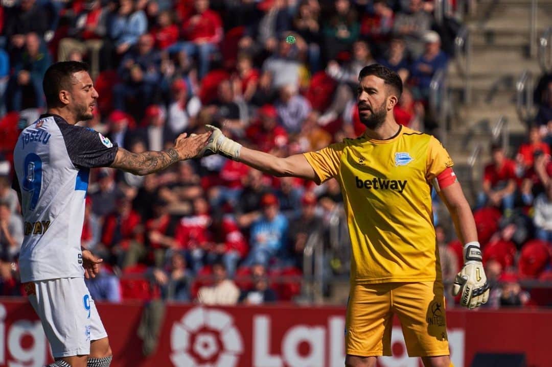 フェルナンド・パチェコのインスタグラム：「Se termina una temporada complicada pero con el objetivo cumplido. Que todo esto nos sirva para aprender y afrontar de la mejor manera el centenario del glorioso en primera.  Gracias a la afición por su apoyo en todo momento.  #elgloriosonuncaserinde 🔵⚪️」