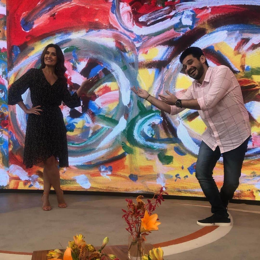 ファチマ・ベルナルデスのインスタグラム：「Que bom voltar ao nosso #encontro. Que bom ver meus parceiros de estúdio  se cuidando pra que a gente possa trabalhar com segurança. #encontrocomfatima」