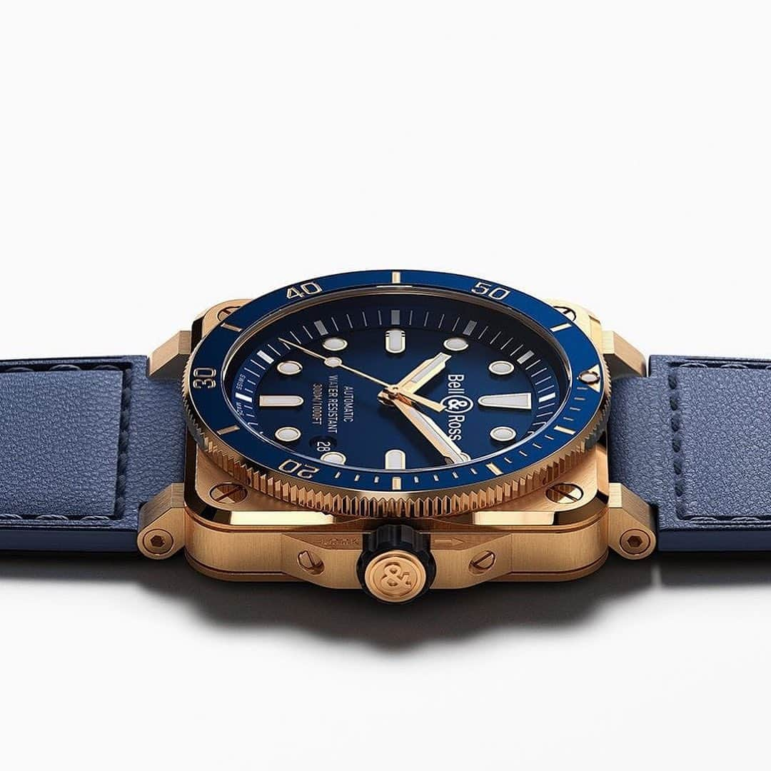 Daily Watchさんのインスタグラム写真 - (Daily WatchInstagram)「@BellRossWatches Diver Blue Bronze: Satin-polished bronze case and blue calfskin leather 👀🔍 #BellRoss」7月21日 5時54分 - dailywatch