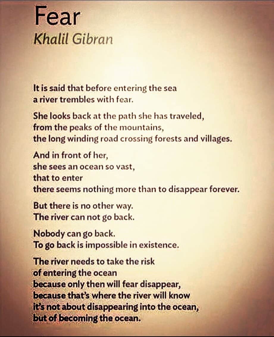 ミーナ・スヴァーリのインスタグラム：「“...But there is no other way. The river can not go back. Nobody can go back. To go back is impossible in existence...” #QuotesILove #ForeverForward #MondayMotivational #KahlilGibran ✨」