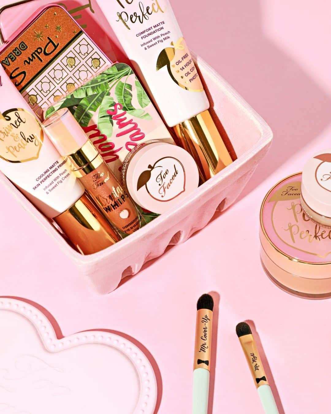 Too Facedさんのインスタグラム写真 - (Too FacedInstagram)「These peaches are ready for picking! 🍑 You'll be looking and feeling like a peaches & cream dream with these faves. ✨ #tfpeachesandcream #toofaced」7月21日 8時01分 - toofaced