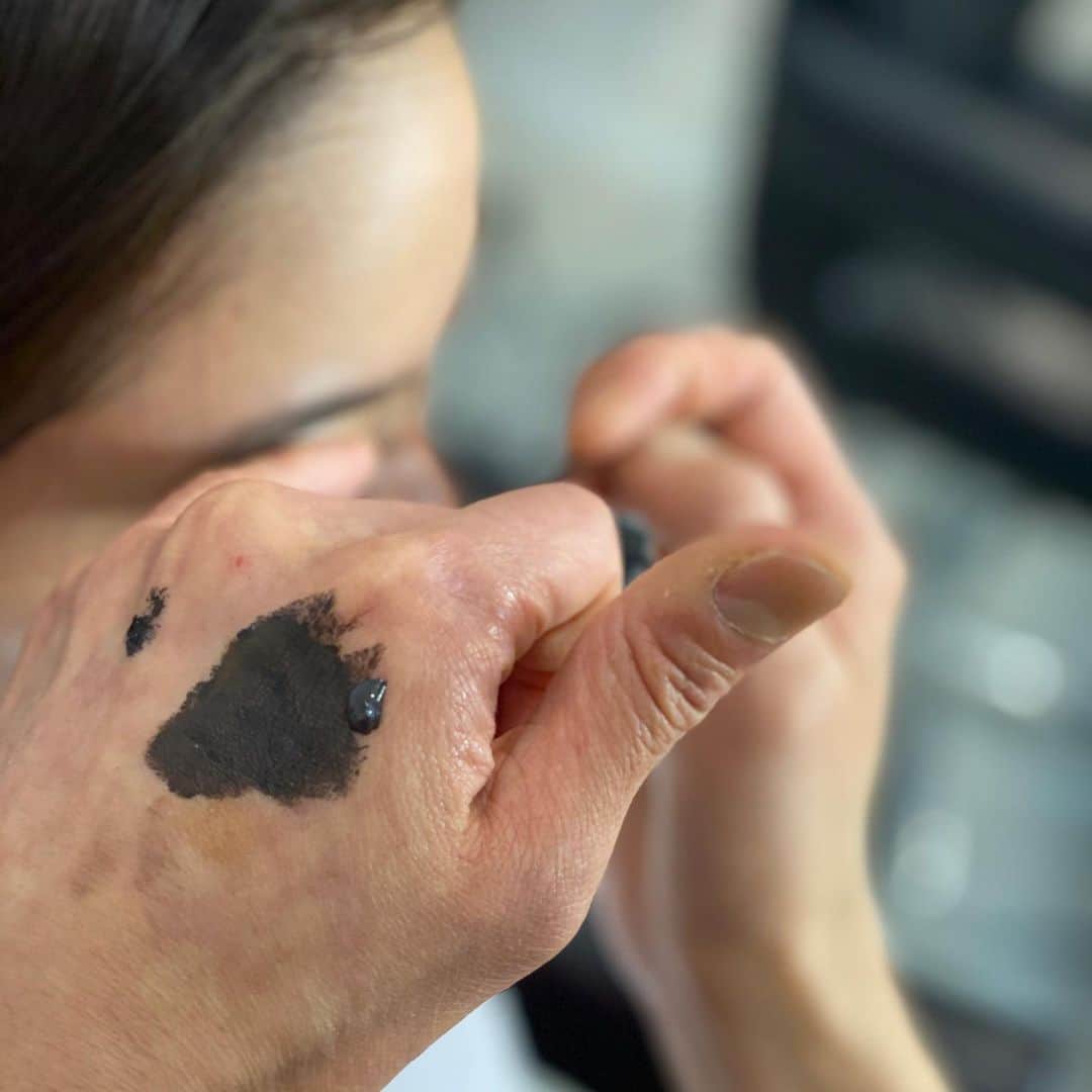 ピョン･ジョンスさんのインスタグラム写真 - (ピョン･ジョンスInstagram)「유다의 진행으로 시작된  어벤저스 촬영! 울대식이는 10년만이네 #이자벨아자니 라니 🤪 촬영 쉬운게없다  무슨일이든  각자가 자기꺼에 충실하면돼  #난촬영기사📹🙈?#메니저? #내얼굴좀만져주면안되니😢 . 유툽으로 만나보세요 #딸바보멍충이 😳」7月21日 8時26分 - hoyatoya