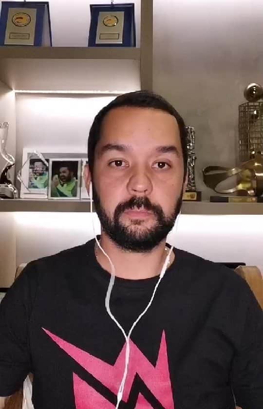 ウィリアム・アルジョナのインスタグラム：「Live com o mestre @fabiocorreiapf.」