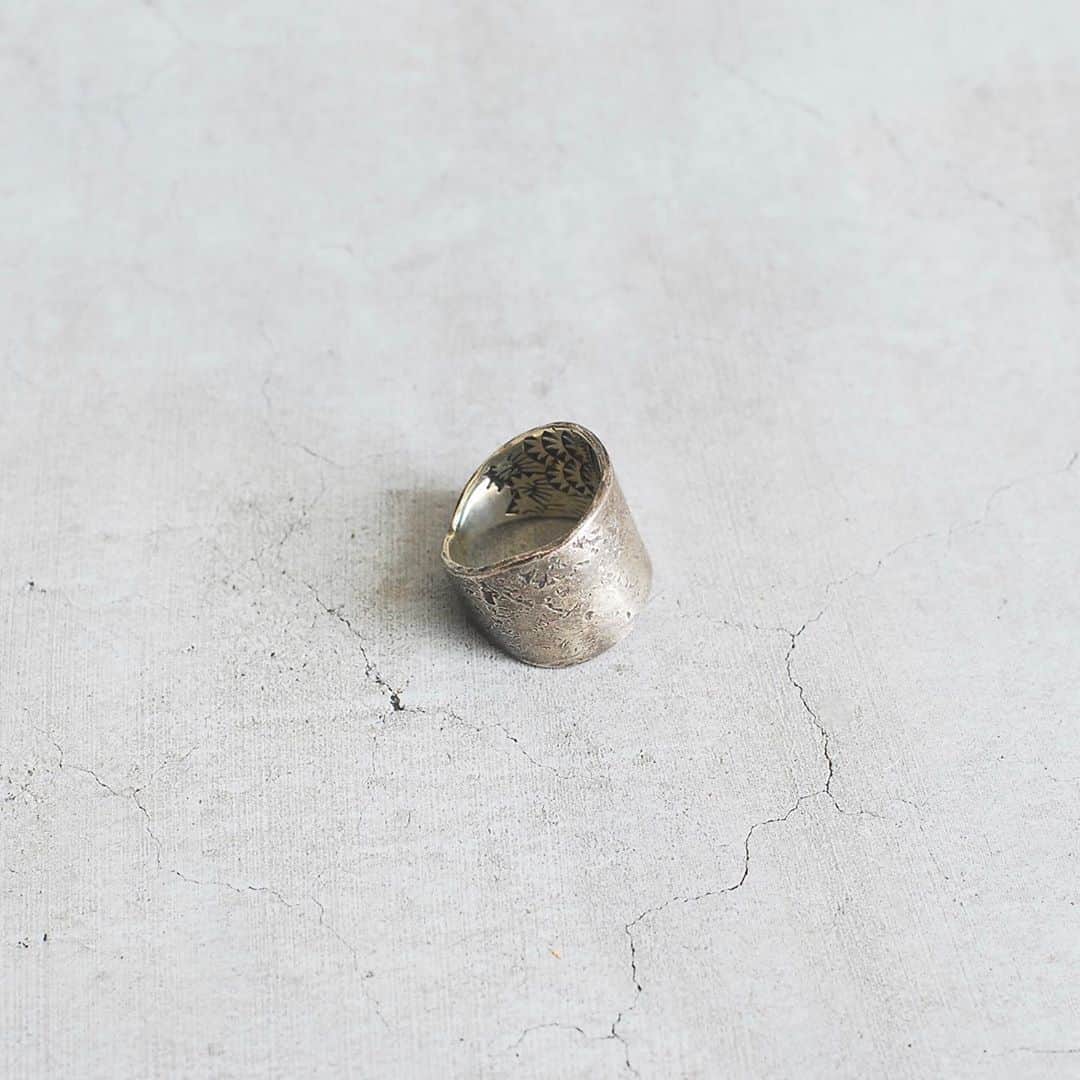 wonder_mountain_irieさんのインスタグラム写真 - (wonder_mountain_irieInstagram)「_ TsunaiHaiya / ツナイハイヤ "Texturerized Ring" ¥19,800- _ 〈online store / @digital_mountain〉 https://www.digital-mountain.net/shopdetail/000000011954/ _ 【オンラインストア#DigitalMountain へのご注文】 *24時間受付 *15時までのご注文で即日発送 *1万円以上ご購入で送料無料 tel：084-973-8204 _ We can send your order overseas. Accepted payment method is by PayPal or credit card only. (AMEX is not accepted)  Ordering procedure details can be found here. >>http://www.digital-mountain.net/html/page56.html  _ #TsunaiHaiya #ツナイハイヤ _ 本店：#WonderMountain  blog>> http://wm.digital-mountain.info _ 〒720-0044  広島県福山市笠岡町4-18  JR 「#福山駅」より徒歩10分 #ワンダーマウンテン #japan #hiroshima #福山 #福山市 #尾道 #倉敷 #鞆の浦 近く _ 系列店：@hacbywondermountain」7月21日 9時38分 - wonder_mountain_