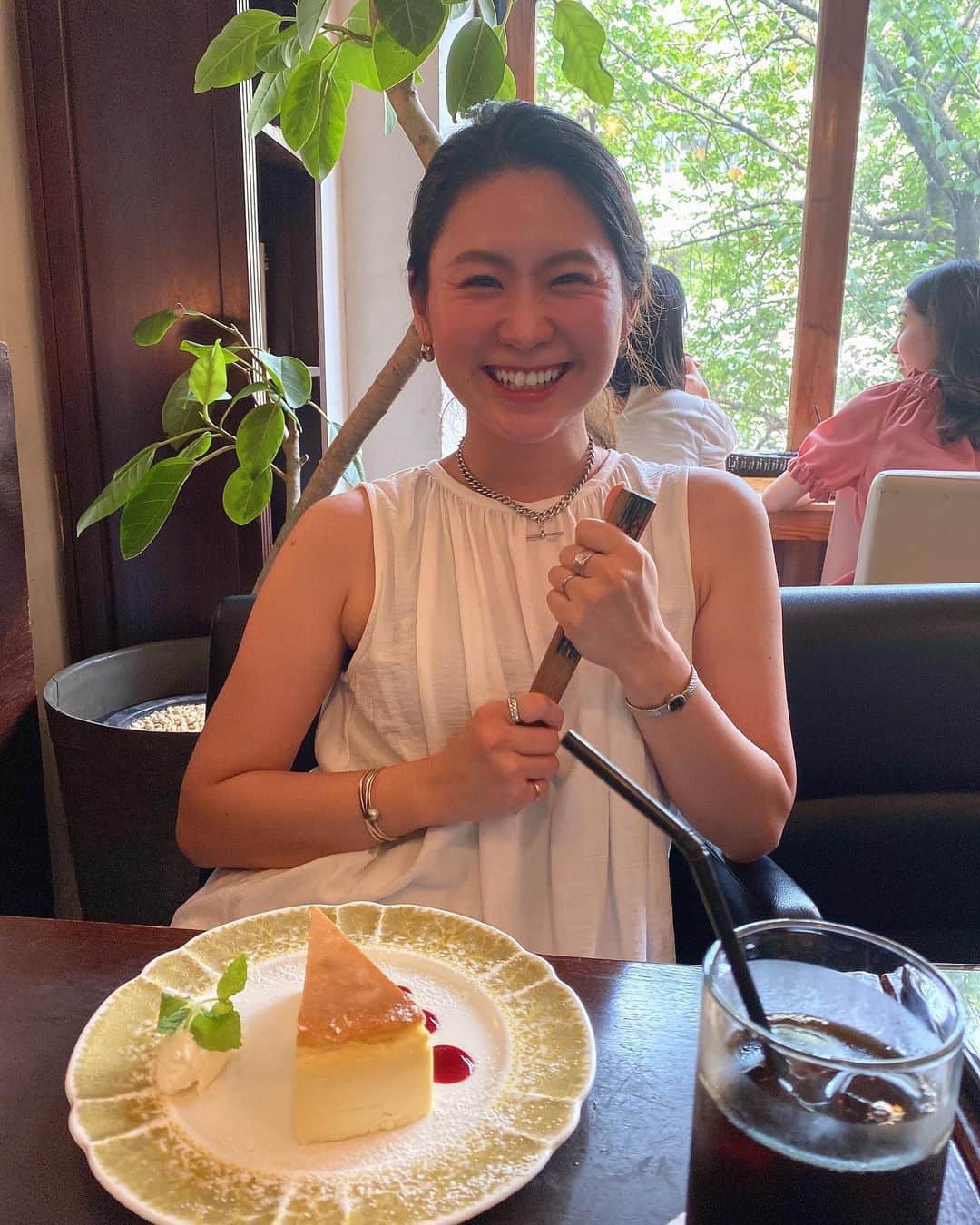 樋浦結花さんのインスタグラム写真 - (樋浦結花Instagram)「・ 久しぶりの心友たちとの時間💖 ・ ランチ🍝もスイーツも🍰 たらふく食べて幸せ🥰💕 ・ 中1からの仲で 良いことも悪いこともほとんど一緒に経験した🤝 @yumi.nakane_kuma のこのスマイルが昔から大好きなの😍❤️ 早くまたゆっくり旅行したいなー😢 ・ #心友 #親友」7月21日 9時55分 - hiura_yuika