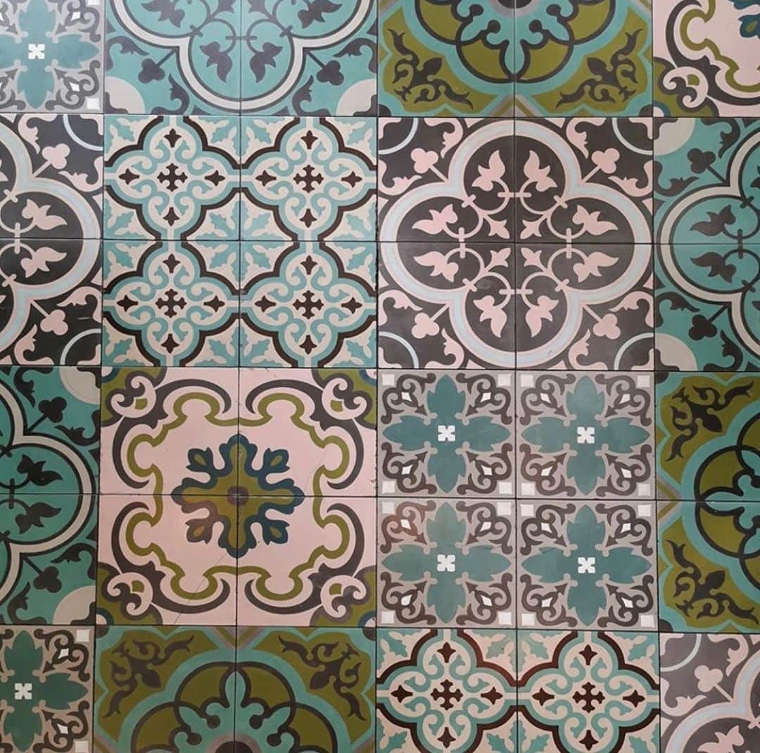 Gervasoni Korea_officialさんのインスタグラム写真 - (Gervasoni Korea_officialInstagram)「Paola Navone MOOD. #레스토랑 #싱가폴 #레스토랑디자인 #타일  #repost @paola.navone . . . 쇼룸 방문 및 제품 문의. tel. 070-4209-0827  제르바소니 논현쇼룸 서울시 강남구 논현로 133길 8 (논현동 36-9) #제르바소니코리아 #행사 #제르바소니 #gervasoni #파올라나보네 #PaolaNavone #패브릭소파 #테이블 #침대 #아웃도어가구 #이태리가구 #친환경가구 #디자인가구 #수입가구 #우디네 #udine」7月21日 9時50分 - gervasoni_korea