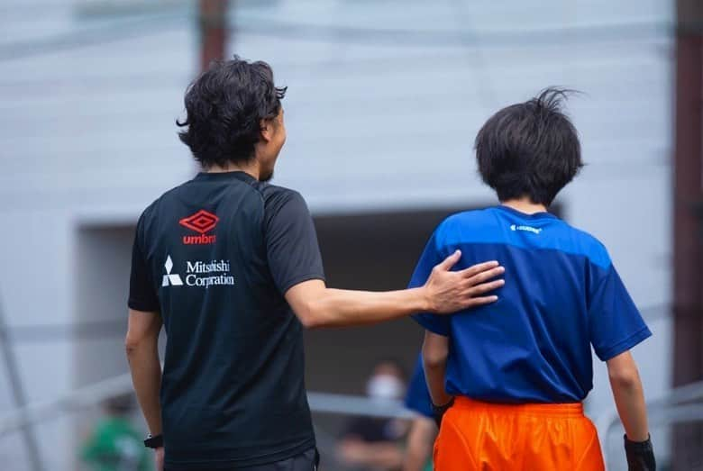 石川直宏さんのインスタグラム写真 - (石川直宏Instagram)「日曜日、久々にサッカーしてきました⚽️🏃‍♂️💨 . 新型コロナウイルスの影響で、大会が中止となってしまい、そのまま中学3年生が部活を引退していく事に。その前に渋谷区の中学サッカー部が集まり記念試合をするという事で、僕らも参加させていただきました🤝 . 共に学び共に成長した仲間を大切にして、これからもサッカーを続けて欲しいと思います✨ . . #渋谷区中学校記念試合 #渋谷 #shibuya #鈴木隆之 さん #宇留野純 さん #長谷川太郎 さん #石川直宏」7月21日 10時18分 - sgss.18