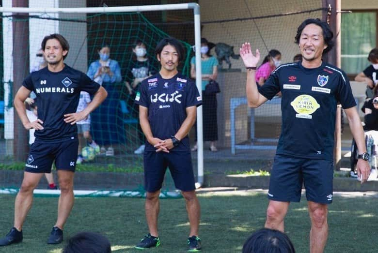 石川直宏さんのインスタグラム写真 - (石川直宏Instagram)「日曜日、久々にサッカーしてきました⚽️🏃‍♂️💨 . 新型コロナウイルスの影響で、大会が中止となってしまい、そのまま中学3年生が部活を引退していく事に。その前に渋谷区の中学サッカー部が集まり記念試合をするという事で、僕らも参加させていただきました🤝 . 共に学び共に成長した仲間を大切にして、これからもサッカーを続けて欲しいと思います✨ . . #渋谷区中学校記念試合 #渋谷 #shibuya #鈴木隆之 さん #宇留野純 さん #長谷川太郎 さん #石川直宏」7月21日 10時18分 - sgss.18