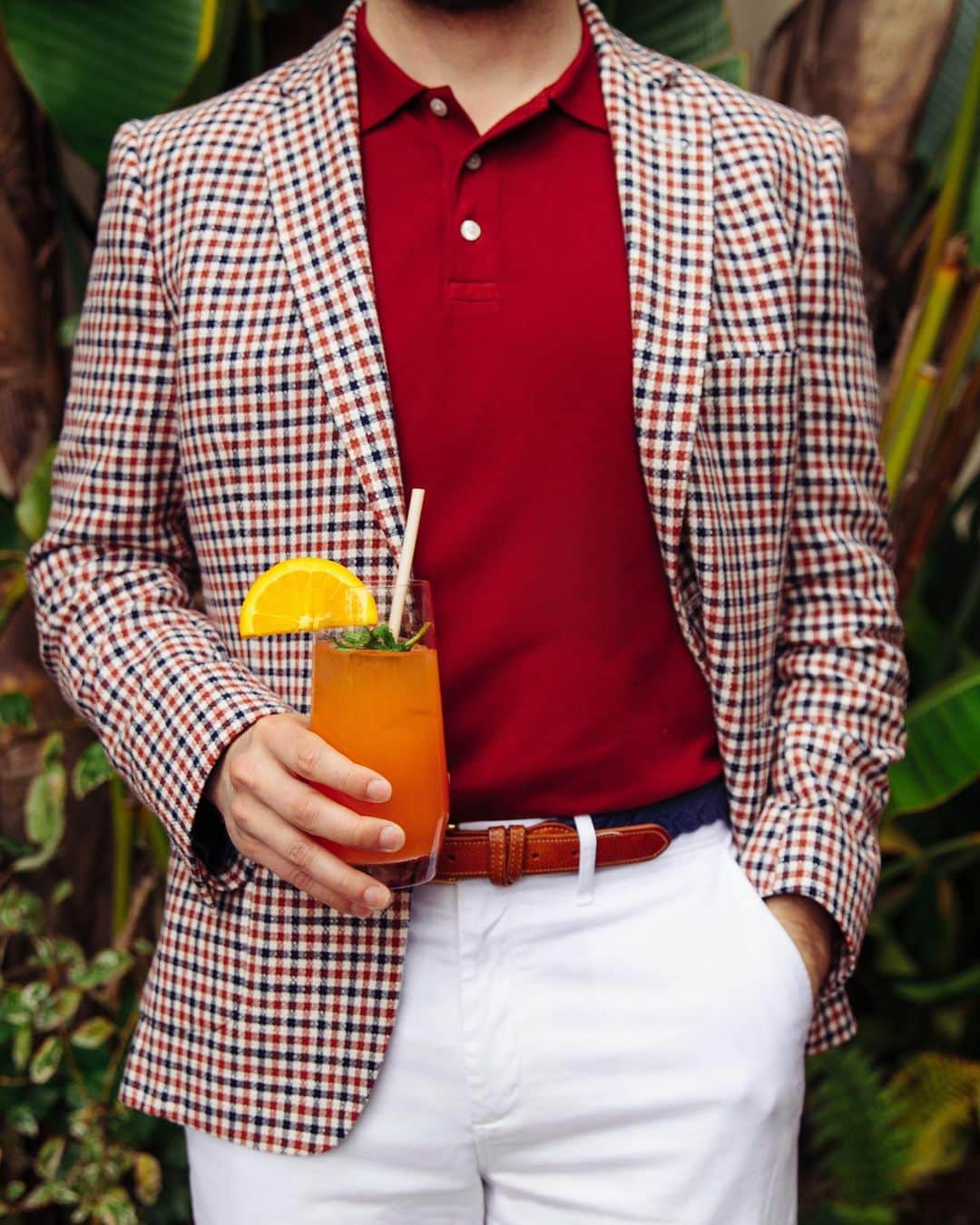ブルックスブラザーズさんのインスタグラム写真 - (ブルックスブラザーズInstagram)「The perfect summer cocktail jacket doesn’t exi… @PJHavel winds down in a Gingham jacket and polo from our @RedFleece Collection. #BrooksBrothers #RedFleece」7月21日 10時19分 - brooksbrothers