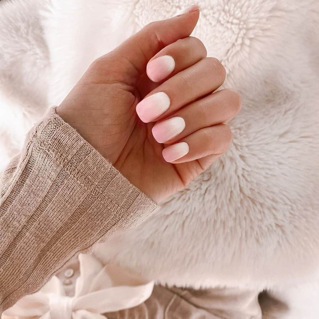 OPIさんのインスタグラム写真 - (OPIInstagram)「Cozy and cute 💕 @brooke.lynn.19  Shades: #AlpineSnow #ModAboutYou   #OPIObsessed #ColorIsTheAnswer #NOTD #NailSwag #NailsOfInstagram #NailsOnFleek #NailPolish #Nails #OPI #Pink #OmbreNails #Ombre」7月21日 10時25分 - opi