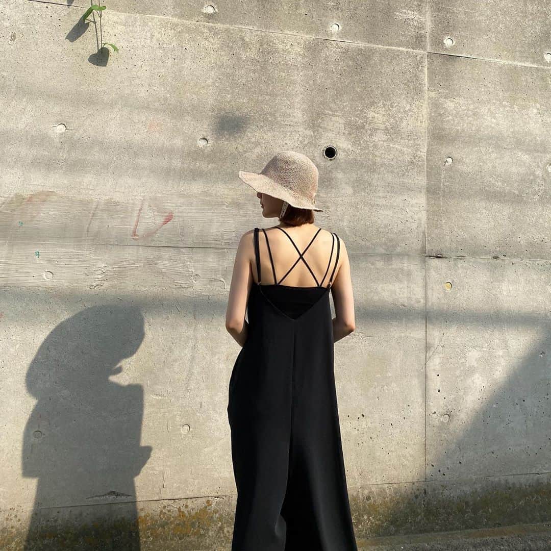 ひよんのインスタグラム：「🌻🌈🌽 ㅤㅤㅤㅤㅤㅤㅤㅤㅤㅤㅤㅤㅤ 昨日は暑かったから真夏みたいな格好した😆🎐 ブランドタグ付けておくね🏷❤️ ㅤㅤㅤㅤㅤㅤㅤㅤㅤㅤㅤㅤㅤ ワンピースに見えるけどロンパースなの💞 楽ちんだけどちゃんとしてる感あって好きなお洋服🥳👗🧡 ㅤㅤㅤㅤㅤㅤㅤㅤㅤㅤㅤㅤㅤ #fashion #ootd #coordinate #feeyong #9unq #summer #여름코디 #여름옷 #꾸안꾸 #희영 #패션 #오오티디 #ひよん #クアンク #夏服 #ロンパース #ファッション」