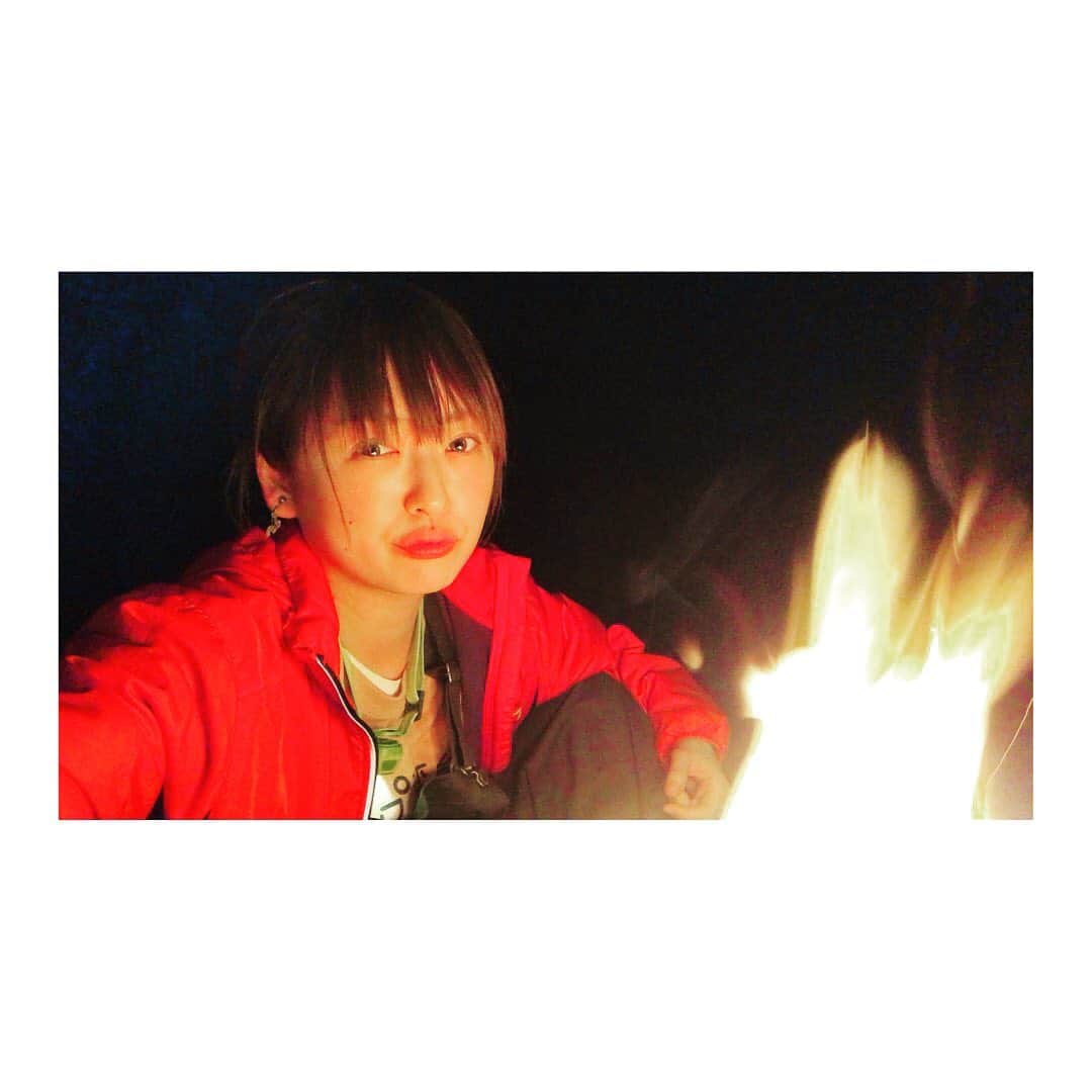 脇田唯さんのインスタグラム写真 - (脇田唯Instagram)「🔥 焚き火 エモ写真撮りやすいかも」7月21日 11時23分 - post_yui