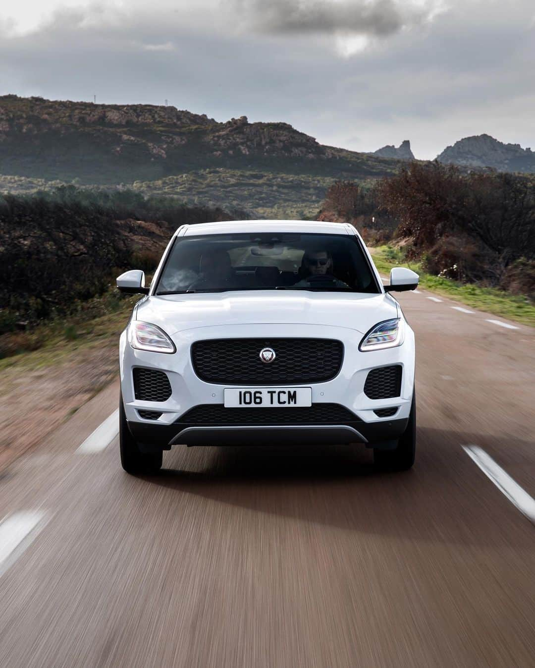 Jaguarさんのインスタグラム写真 - (JaguarInstagram)「Dreaming of your next escape? Tell us where you would take #Jaguar #EPACE.   #AWD #Premium  #Luxury #Compact #Performance #SUV #InstaCar #CarsofInstagram」7月21日 22時28分 - jaguar