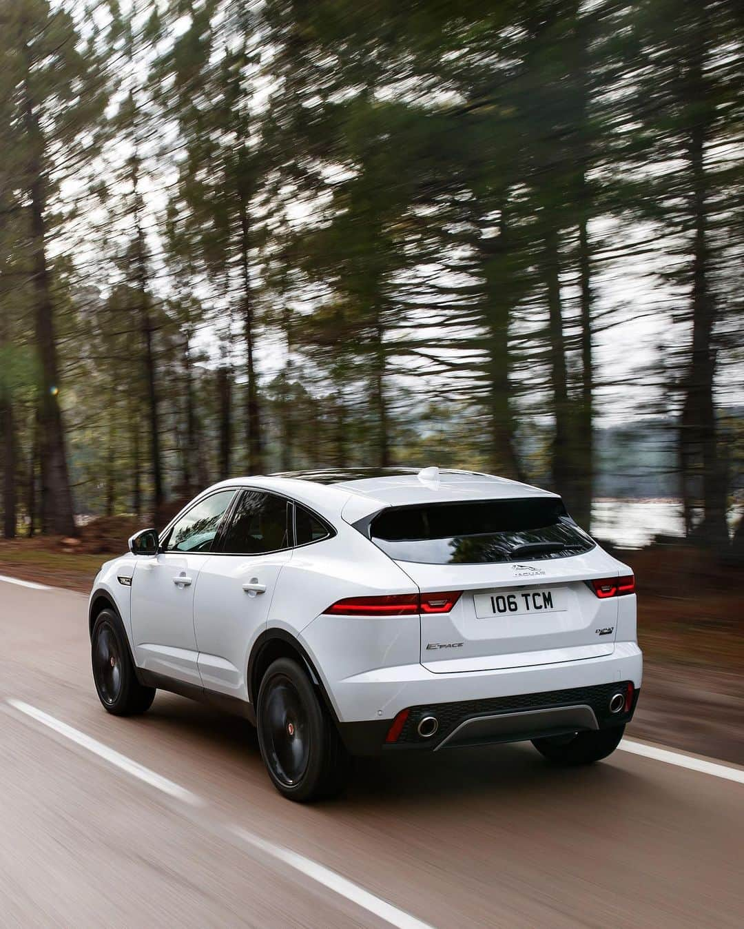 Jaguarさんのインスタグラム写真 - (JaguarInstagram)「Dreaming of your next escape? Tell us where you would take #Jaguar #EPACE.   #AWD #Premium  #Luxury #Compact #Performance #SUV #InstaCar #CarsofInstagram」7月21日 22時28分 - jaguar