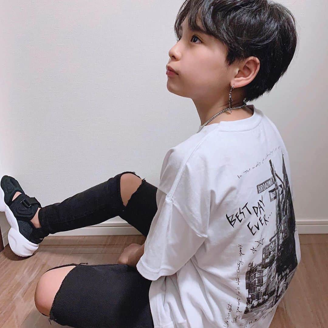 GLAZOSさんのインスタグラム写真 - (GLAZOSInstagram)「pick up items!!! . . @yu_nanana 様 . 天竺ライオンプリント半袖Tシャツ . @micco373 様 . 天竺バックスタープリント半袖Tシャツ . @mary_minafy 様 . ドロップショルダーバックフォト半袖Tシャツ . @r.y.623 . フライスラインプリント半袖T . #repost #ありがとうございます  カッコよく着て頂きありがとうございます😊✨ . . #glazos #kidsfashion #kids #kidsootd  #kids #kidscoordinate #男の子 #子供服  #兄弟コーデ #おそろいコーデ #tシャツ  #wear #小学生男子 #小学生 #ジュニア服」7月21日 21時04分 - glazos_official