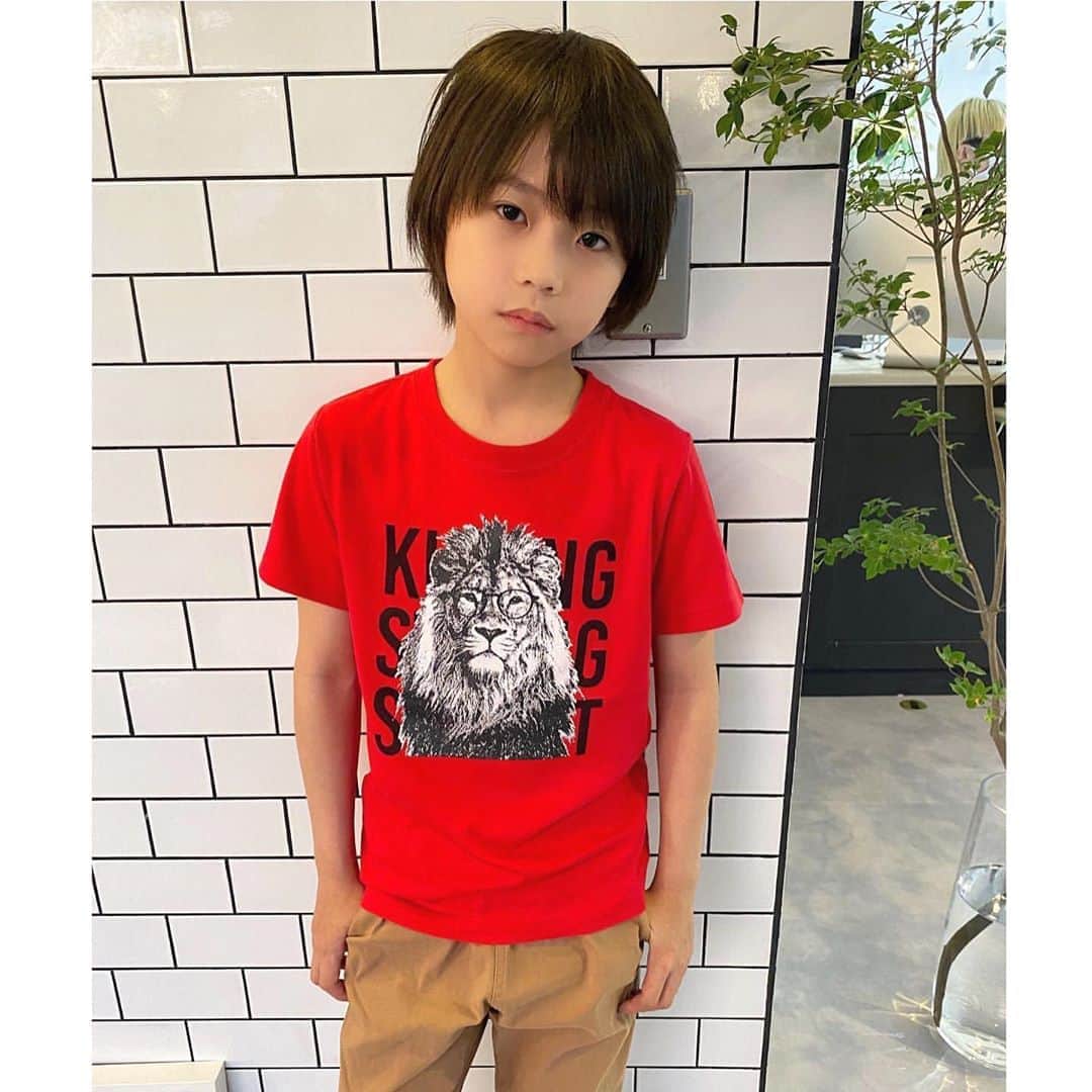 GLAZOSのインスタグラム：「pick up items!!! . . @yu_nanana 様 . 天竺ライオンプリント半袖Tシャツ . @micco373 様 . 天竺バックスタープリント半袖Tシャツ . @mary_minafy 様 . ドロップショルダーバックフォト半袖Tシャツ . @r.y.623 . フライスラインプリント半袖T . #repost #ありがとうございます  カッコよく着て頂きありがとうございます😊✨ . . #glazos #kidsfashion #kids #kidsootd  #kids #kidscoordinate #男の子 #子供服  #兄弟コーデ #おそろいコーデ #tシャツ  #wear #小学生男子 #小学生 #ジュニア服」