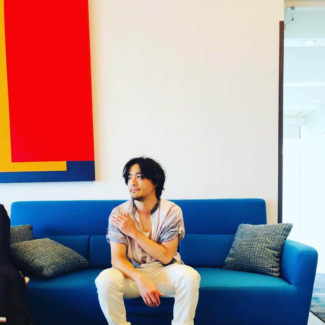 ISEKIのインスタグラム：「BS朝日「歌っていいだろう 夏だ！ライブだ！トークだ！ 大ロケーション逗子マリーナから４週連続スペシャル！！」 にISEKIの出演が決定致しました!   日程：2020年8月10日（月）   加山雄三さん、 Boseさん（スチャダラパー）と 楽しい時間を過ごしました✨ 是非観てちょ✌️  https://www.bs-asahi.co.jp/utatte/」