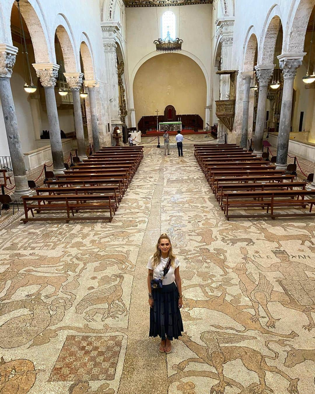 キアラ・フェラーニさんのインスタグラム写真 - (キアラ・フェラーニInstagram)「Today visiting Cattedrale di Otranto, where the biggest floor mosaic of Europe is situated and @lecostantine_csf, a female foundation that supports traditional craftmanship 🙏🏻 Filming all of these amazing places with @dior and @ifexperience #supplied #DiorCruise」7月21日 21時30分 - chiaraferragni