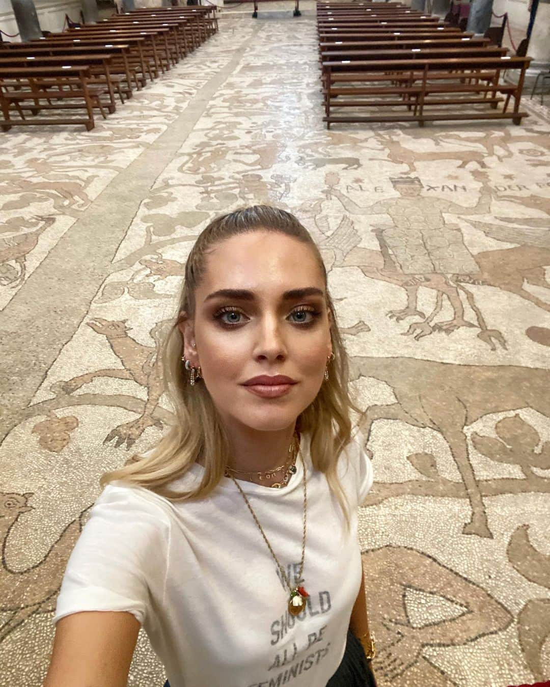 キアラ・フェラーニさんのインスタグラム写真 - (キアラ・フェラーニInstagram)「Today visiting Cattedrale di Otranto, where the biggest floor mosaic of Europe is situated and @lecostantine_csf, a female foundation that supports traditional craftmanship 🙏🏻 Filming all of these amazing places with @dior and @ifexperience #supplied #DiorCruise」7月21日 21時30分 - chiaraferragni