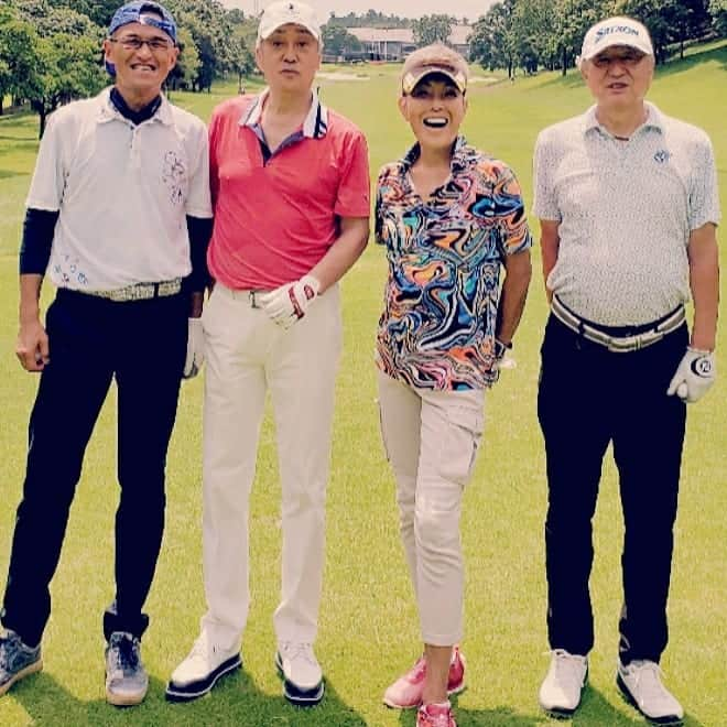 ピーターさんのインスタグラム写真 - (ピーターInstagram)「昨日の梅雨の晴れ間に、 中条兄さんとゴルフ⛳‼️ 「千葉カメリアヒルズCC」  ハワイでお知り合いになった岡田さんとお友達の北尾さん。  かなりいい感じの１日でした‼️(笑)  　　　慎之介拝  #ピーター #池畑慎之介 #中条きよし #カメリアヒルズ #ゴルフ」7月21日 21時34分 - oziba1952