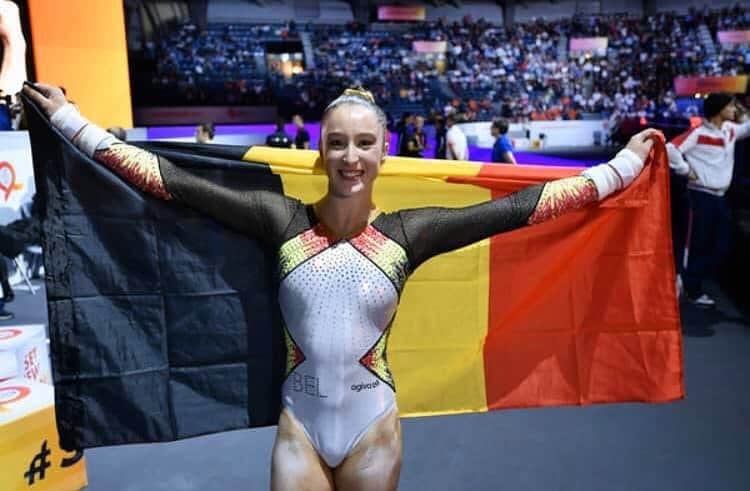 ニナ・デヴァエルさんのインスタグラム写真 - (ニナ・デヴァエルInstagram)「🖤💛❤️ #21july #belgium #nationalholiday  always an honor to represent my country🇧🇪」7月21日 21時58分 - ninaderwael