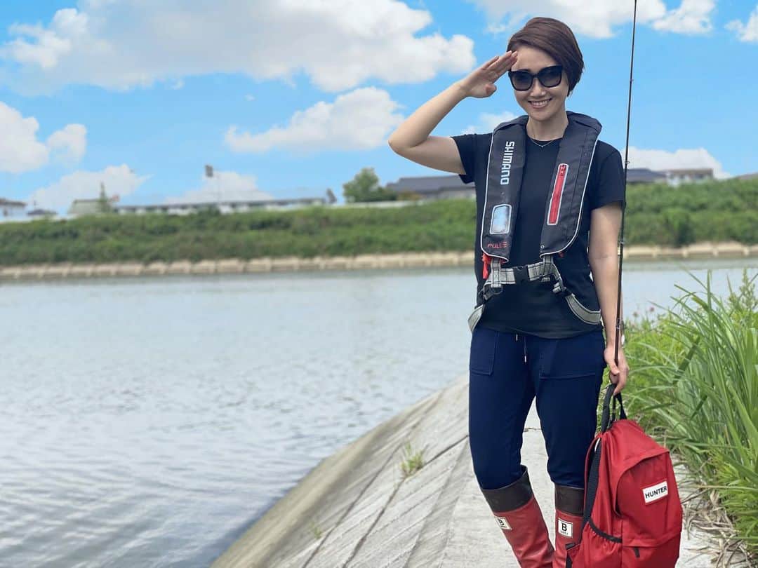 谷田圭（たにけい）さんのインスタグラム写真 - (谷田圭（たにけい）Instagram)「・ ・ ・ ・ ・ ・ ・  先日、宮城第二管区海上保安本部で お話しを聞かせていただきました 😆🚢😆🚢😆🚢😆🚢😆🚢😆🚢😆🚢 ・ ・ ・ ・ ・ ・ ・ ・ ・ ⛔️立ち入り場所には侵入しない ⛔️複数名行動の励行 ⛔️救命胴衣の常時着用 ⛔️適切な連絡手段の確保 ⛔️海の緊急通報118番 などなど.... ・ ・ ・ ・ ・ 一昨年の海難事故121名のうち 🔻🔻🔻🔻🔻🔻🔻🔻🔻🔻 単独釣行の死亡・行方不明率👉54% 複数の釣行の死者・行方不明率👉17% 🔺🔺🔺🔺🔺🔺🔺🔺🔺🔺🔺🔺🔺  ・ ・ ・ ・ 知らないことばかりで本当に勉強になりました‼️‼️‼️‼️‼️‼️‼️‼️‼️‼️ ・ ・ ・ ・ ・ ・ 陸っぱりでも、船でもライフジャケット ❤️❤️❤️❤️❤️❤️❤️❤️❤️❤️ ・ ・ ・ ・ ・ ・  #釣り #釣り好きな人と繋がりたい #fishing #SHIMANO #HUNTER #野鳥の会 #smile #happy #outdoor #canp #instagood #car #nature #instapic #followme #낚시 #블랙버스 #낚시좋아 #낚시여자 #第二管区海上保安庁 #海上保安庁 #宮城県」7月21日 22時04分 - tanikei.fishing