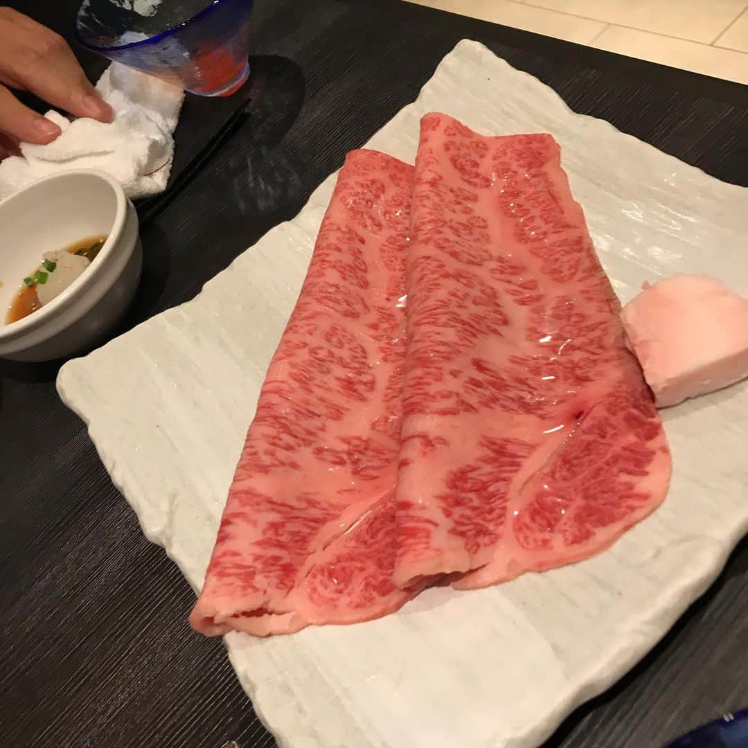 可愛ゆりあさんのインスタグラム写真 - (可愛ゆりあInstagram)「昨日は久しぶりに美味しいお肉を😋✨  #尾崎牛  #ざふとん渋谷店」7月21日 14時25分 - smilrina.love