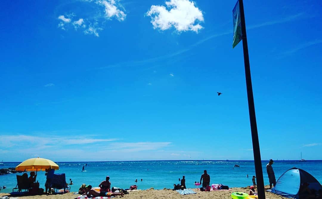 華耀きらりさんのインスタグラム写真 - (華耀きらりInstagram)「いつかのHAWAIIの画像📷 あーまた行きたいな🏝 波の音に癒やされます. 今は我慢だ😷. . #また行ける日を夢見て #hawaii#summer#sea」7月21日 14時22分 - hi__kirari_kayo