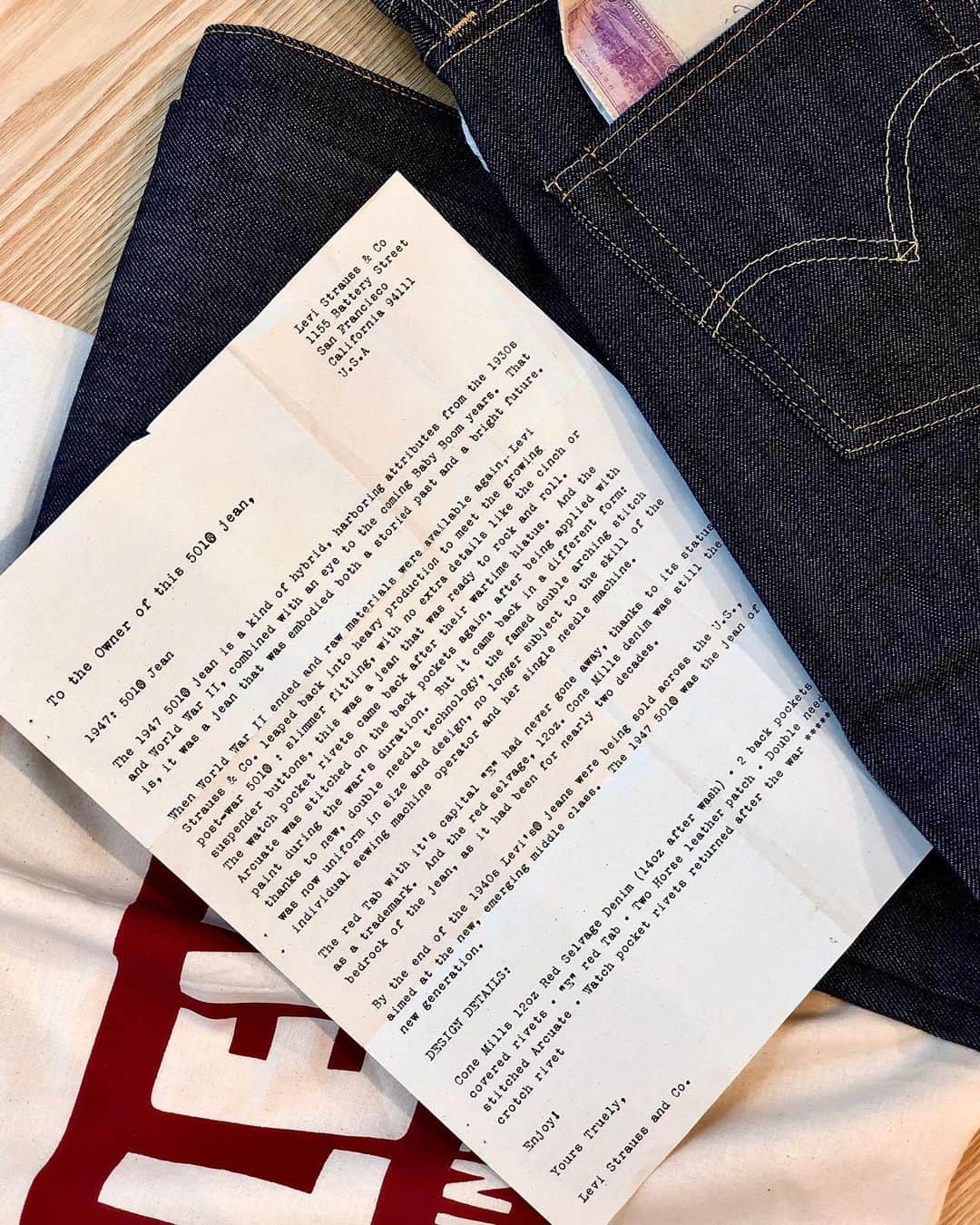 Levi's Japanさんのインスタグラム写真 - (Levi's JapanInstagram)「これまで紹介してきたLevi’s® Vintage Clothing リジッド501®には、それぞれの年代ごとにオーナーへの手紙が添えられている✉️ これから人生を一緒に歩んでいくオーナーとしての実感が沸く瞬間だ。   ENJOY!!  #リーバイス #リーバイスビンテージクロージング #501 #rigidjeans  #letter」7月21日 14時28分 - levis_japan