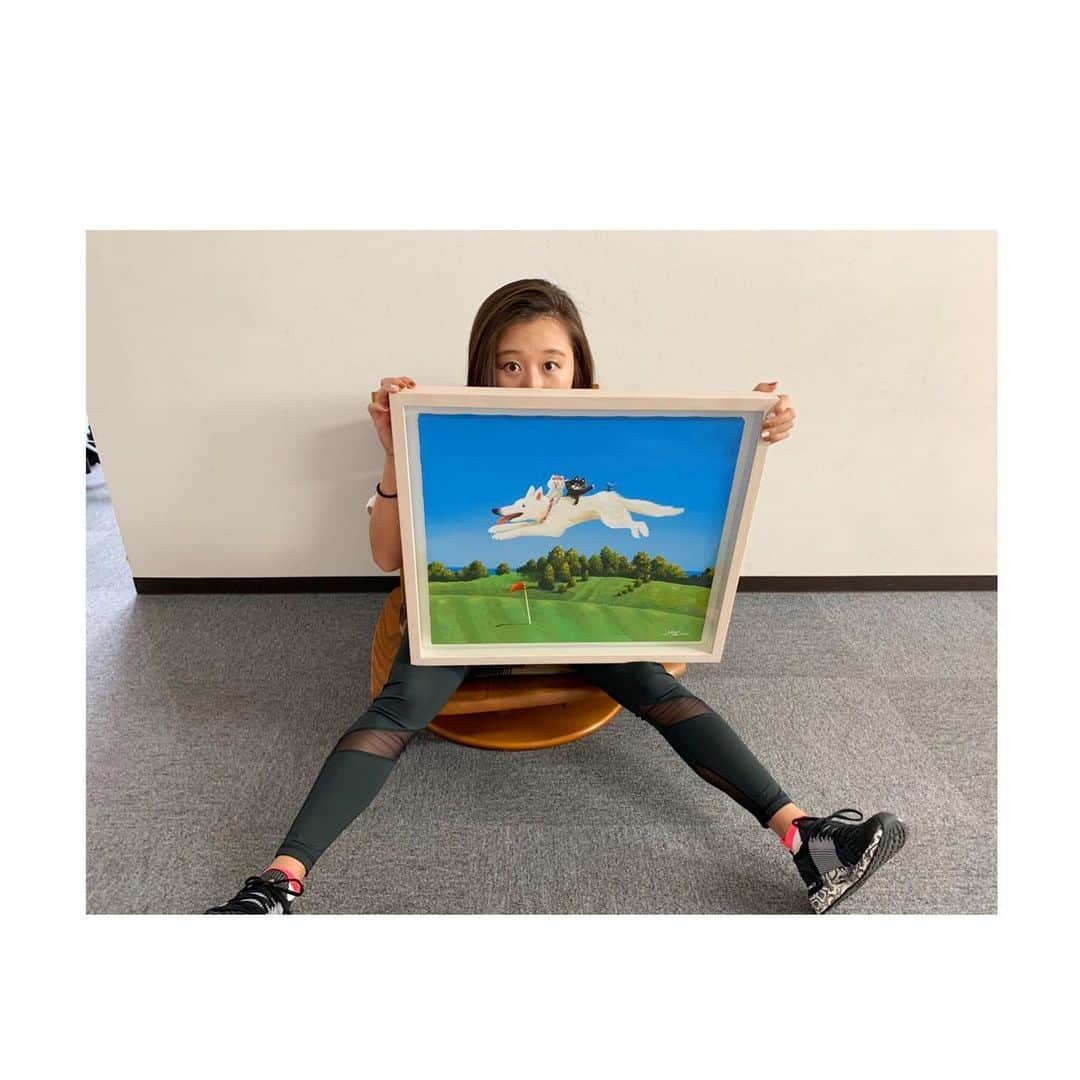 森田遥さんのインスタグラム写真 - (森田遥Instagram)「先日、24歳の誕生日を迎えまして、いつも試合に来て頂いているファンの方々から素敵な絵のプレゼントが届きました🙌💚いつもありがとうございます！ . . 絵には愛犬のゼロと私が入っています！(私は背中にいる白猫です😻)年女なのでネズミちゃんもいます🐭 . . @shogoseike さん、ありがとうございます👨‍🎨🌈一生大切にします！可愛い絵を沢山描かれているので皆さんも是非チェックしてみて下さい🙃 . . あっという間に24歳になってしまいました！こないだまで20だったのに！早い😭暑くなって来たので皆さん、身体に気をつけてお過ごしください🙇‍♀️」7月21日 14時35分 - moritaharuka5588