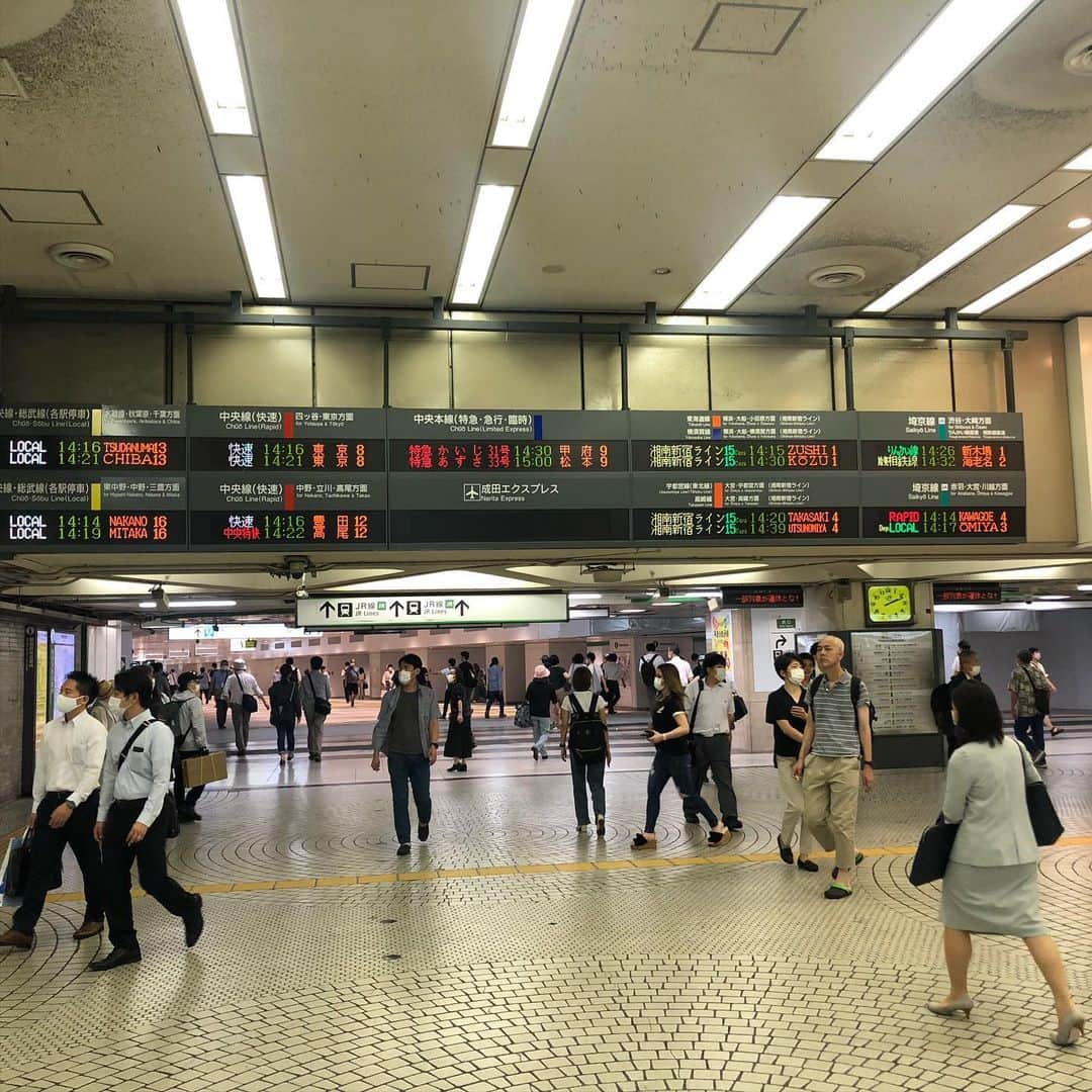広田みのるさんのインスタグラム写真 - (広田みのるInstagram)「新宿駅が知らないところになっていた 東西自由通路は確かに便利だなー」7月21日 14時40分 - minoru.hirota.73