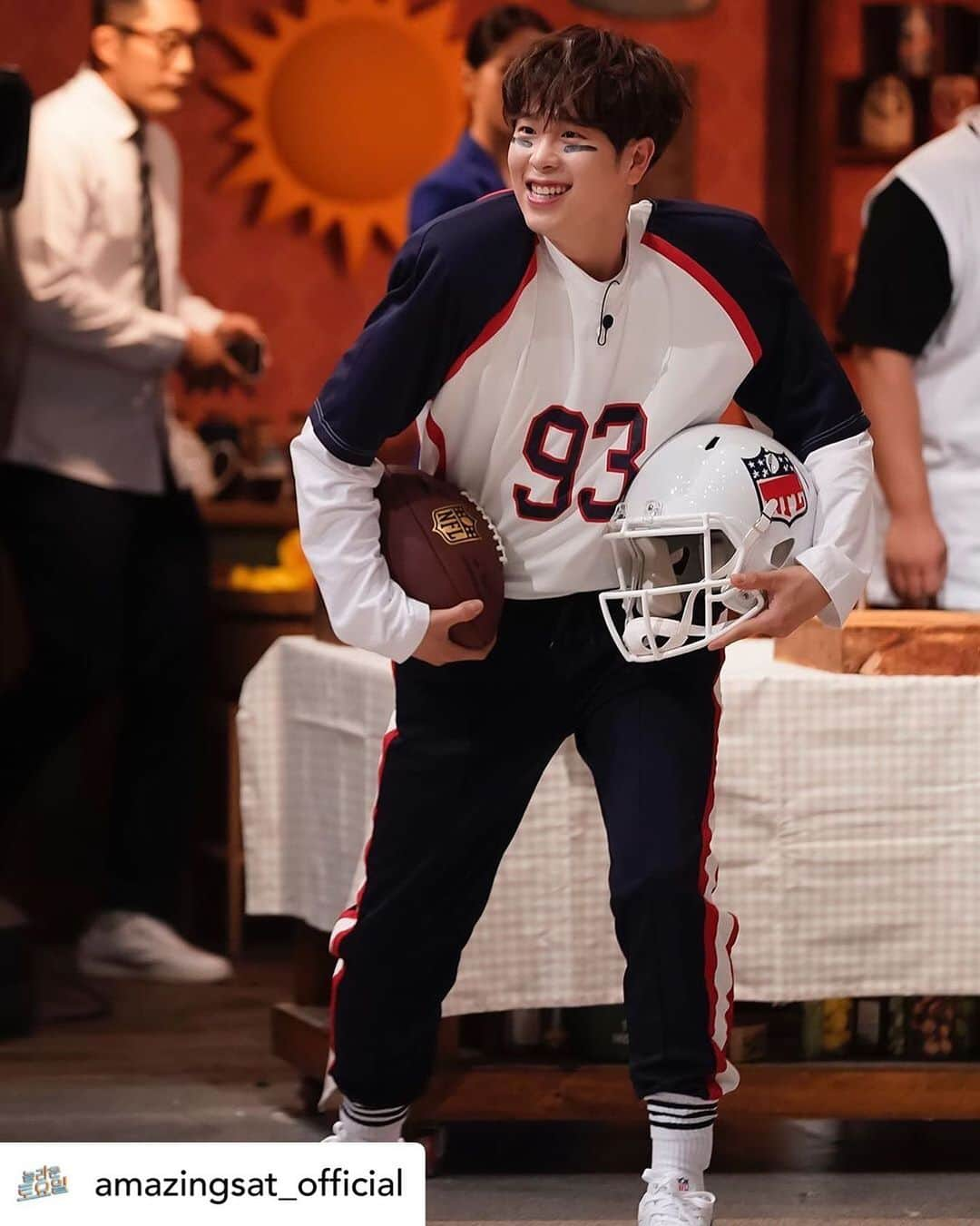 Block Bさんのインスタグラム写真 - (Block BInstagram)「Posted @withregram • @amazingsat_official 장꾸 럭비보이 🏈」7月21日 14時51分 - blockb_official_