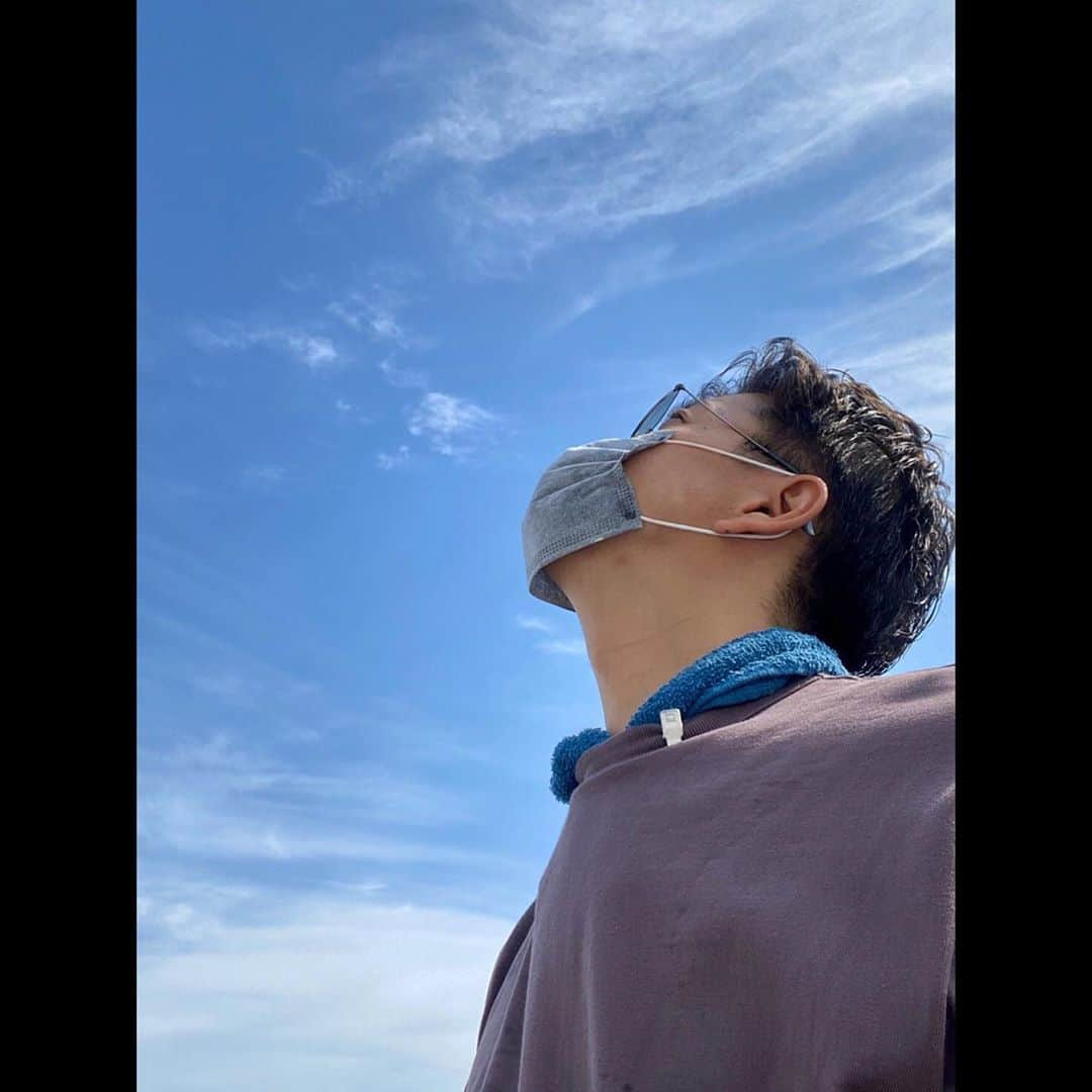 木村拓哉さんのインスタグラム写真 - (木村拓哉Instagram)「﻿ ﻿ 「今日も、かなりの気温‼︎😅💦💦💦﻿ 水分補給をしっかりして、撮影しております‼︎﻿ 皆さんも、気を付けて下さいね❗️」﻿ ﻿ STAY SAFE❗️﻿ ﻿ 拓哉﻿ #木村拓哉#TakuyaKimura」7月21日 15時16分 - takuya.kimura_tak