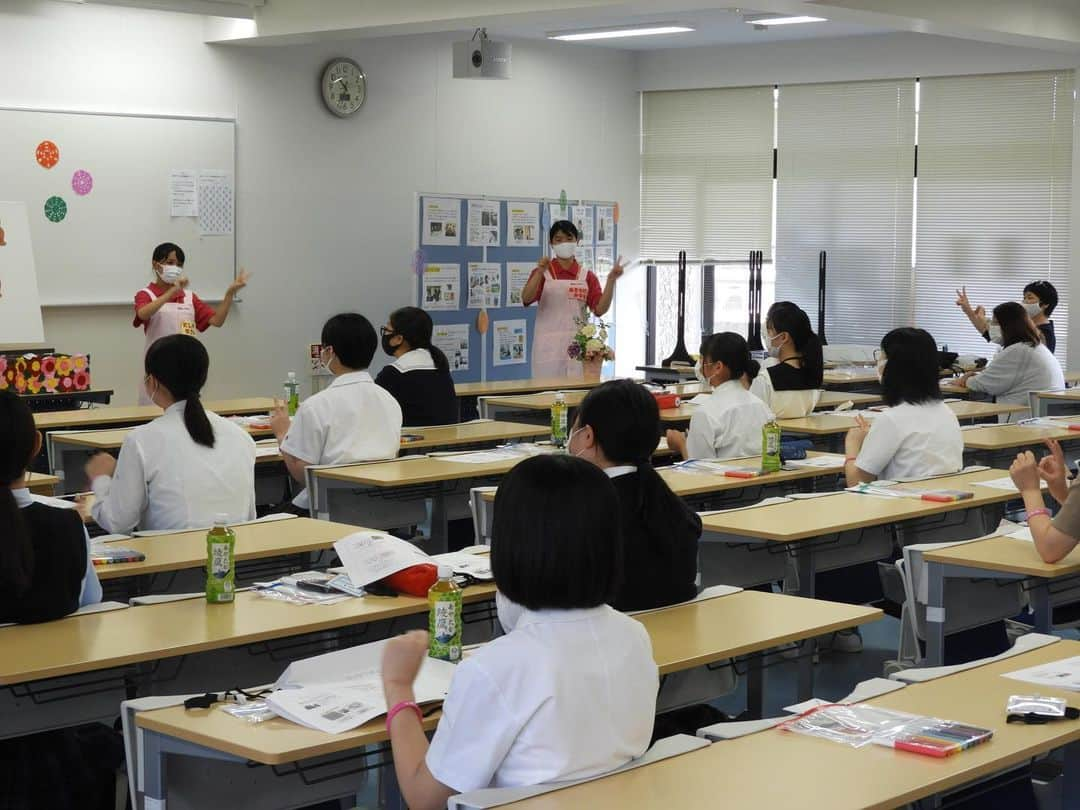 福岡女子短期大学さんのインスタグラム写真 - (福岡女子短期大学Instagram)「こんにちは、福岡女子短期大学です。 . 7月19日（日）「オープンキャンパス」を開催しました。 参加いただいた皆様ありがとうございました。次回は7月26日（日）開催いたします。 . 【参加申し込み】 7月26日（日）[申込〆切：7月23日（木）12時00分] 本学ホームページより参加申し込みを行ってください。 . #福岡女子短期大学　#福女短　#オープンキャンパス　#オーキャン」7月21日 15時24分 - fukuoka_wjc