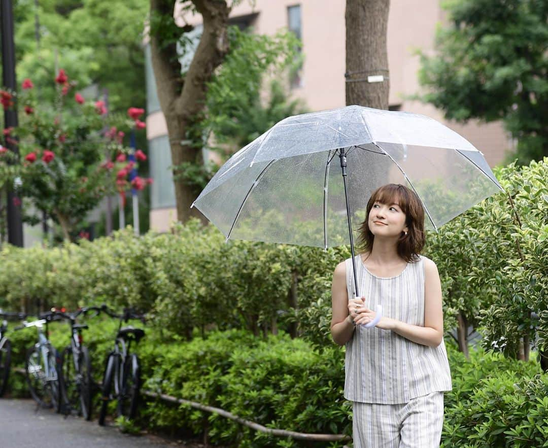 倉田茉美さんのインスタグラム写真 - (倉田茉美Instagram)「雨の代官山。 間もなく「るるぶ&more」"くらたとお散歩がてら。" webの12回連載がはじまります。 文章とイラストを書き下ろしています＊ またストーリーなどであげるので、是非見てね！ (コロナで色々どうなるかわからないけど　汗 梅雨明けだ〜！」7月21日 16時02分 - sena_sayu122