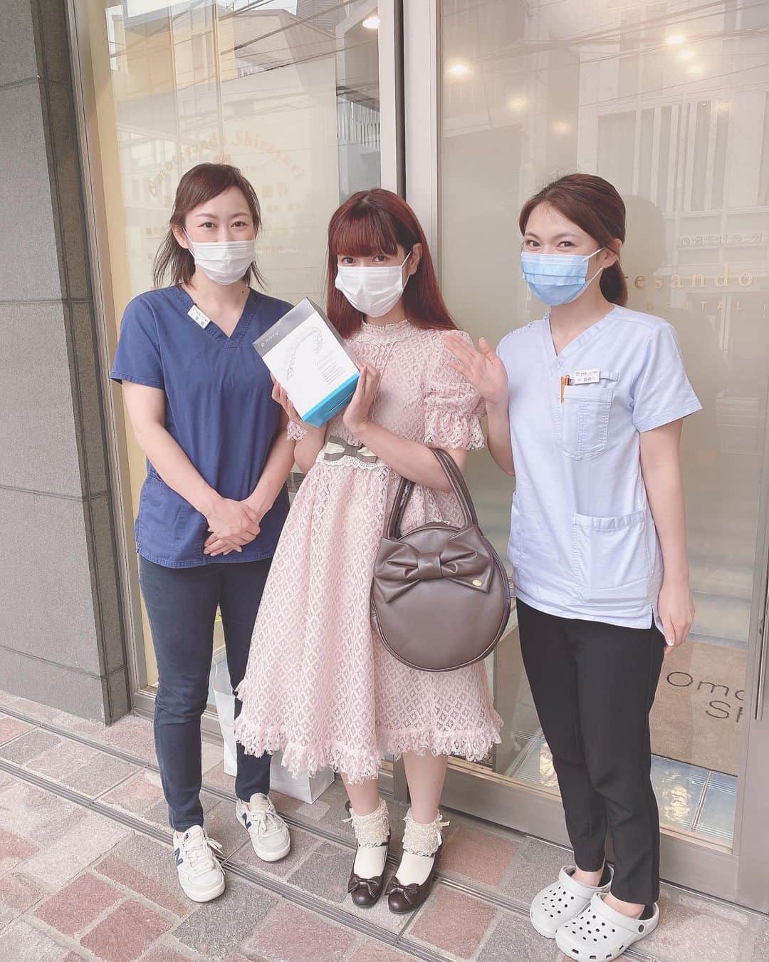 青木美沙子さんのインスタグラム写真 - (青木美沙子Instagram)「いつも通っている歯医者さん🦷 @omotesandoshirayuri  さんにて、親知らず🦷抜きました‼️ 撮影がない週に調整して頂きました❣️ 麻酔してるから全く痛みなく、 いつもスムーズに安心して治療が受けられてます💓 ありがとうございます😊 来月くらいから #インビザライン矯正  もスタートさせる予定です❣️ 今日はその説明も受けてきました❣️ 親切に教えて頂き、感謝です💓 美沙子オススメの歯医者さんです🦷  #表参道しらゆり歯科  #精密審美会  #虫歯治療 #インビザライン矯正  #クリーニング #ホワイトニング」7月21日 16時14分 - misakoaoki