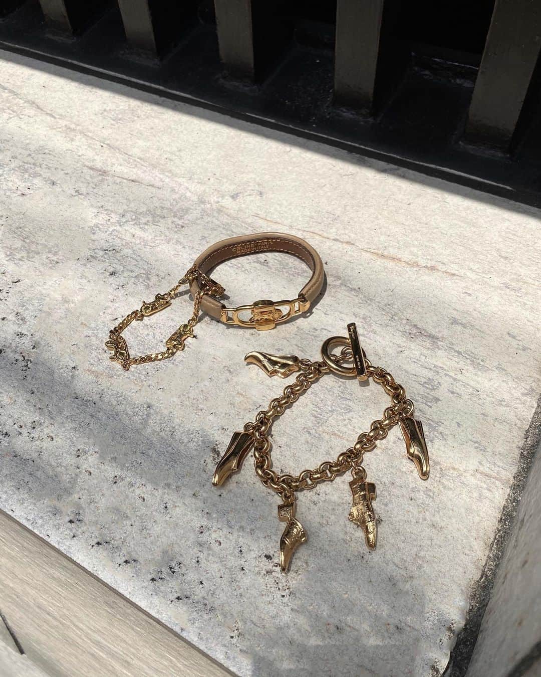 Ｈedyさんのインスタグラム写真 - (ＨedyInstagram)「【WEB掲載商品】﻿ CELINE horse carriage chain bracelet﻿ horse carriage leather bracelet﻿ Ferragamo shoes motif bracelet﻿ ﻿ @hedy_daikanyama ﻿ @hedy_worldwide ﻿ #vintage #vintageshop #hedy #hedy_japan #エディ #daikanyama #bag #fashion #accessory #ferragamo #celine」7月21日 16時16分 - hedy_vintage