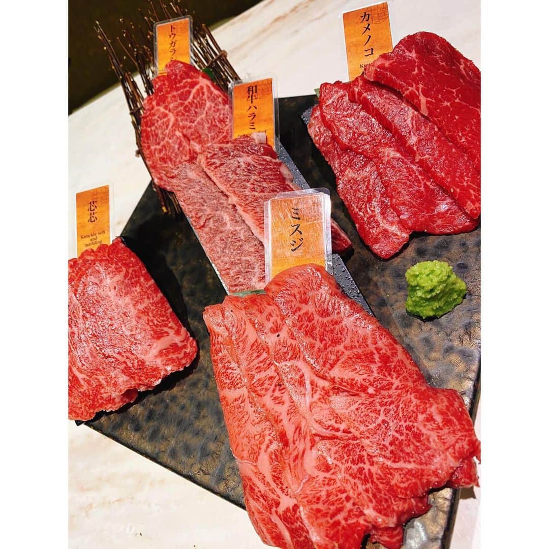 堀尾実咲さんのインスタグラム写真 - (堀尾実咲Instagram)「「牛の達人private本店」（　@gyutatsu.private ） に行ってきました🐮🖤  ・ ・ わたしの焼肉ブームまだまだ続いてる💋笑  ・ ・  ここのお店よく行くんだけど、とにかくお肉が新鮮でとても美味しいの☺️ ホルモン系も臭みが全くない！好きすぎて毎回頼んでしまう☺️  ・ ・ そしてこんな今だからこそとても有難い個室なのです😌安心✨  ・ ・ おすすめの大好きなお店なのでみんなもぜひ行ってみてね❤️  ・ ・ ちなみにね、お肉全国宅配もしてるんだって😍 お店遠いよって方やお家ごはんが好きな方はぜひぜひぜひ❤️  ・ ・ お肉の美味しい焼き方の動画まで載っていたからわたしもお家焼肉の際は参考にしてみよう🤫♡  ・ ・ 全国宅配こちら👇 https://beefpro.stores.jp/  ・ ・  #焼肉 #個室 #牛の達人」7月21日 16時33分 - misaki.horio