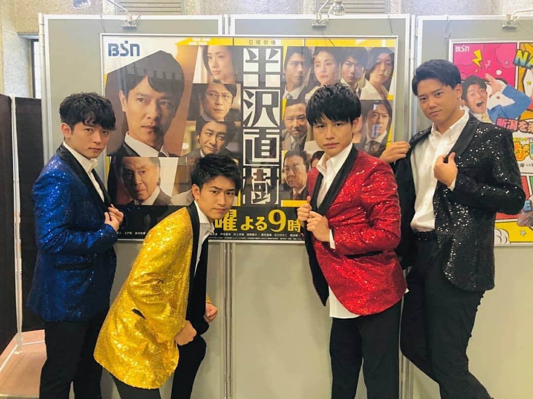 黒崎貴之のインスタグラム：「ㅤㅤㅤㅤㅤㅤㅤㅤㅤㅤㅤㅤㅤ 『半沢直樹feat.イケメン四銃士』﻿ ﻿ 半沢直樹の続編が19日にスタートしました‼️﻿ 想像を遥かに超える視聴率😳✨﻿ ﻿ もう1話から目が離せませんでした‼️﻿ 最強ドラマ‼️﻿ ﻿ ちなみに3枚目は半沢直樹の世に見出した﻿ 福澤克雄監督！！﻿ ﻿ #新潟﻿ #BSN﻿ #日曜劇場﻿ #半沢直樹﻿ #やられたらやり返す﻿ #倍返し﻿ #堺雅人 さん﻿ #上戸彩　さん﻿ #香川照之　さん﻿ #市川猿之助　さん﻿ #演技の濃さ﻿ #はやく日曜になって﻿ #やられてなくてもやり返すアナウンサー﻿ #黒崎貴之」