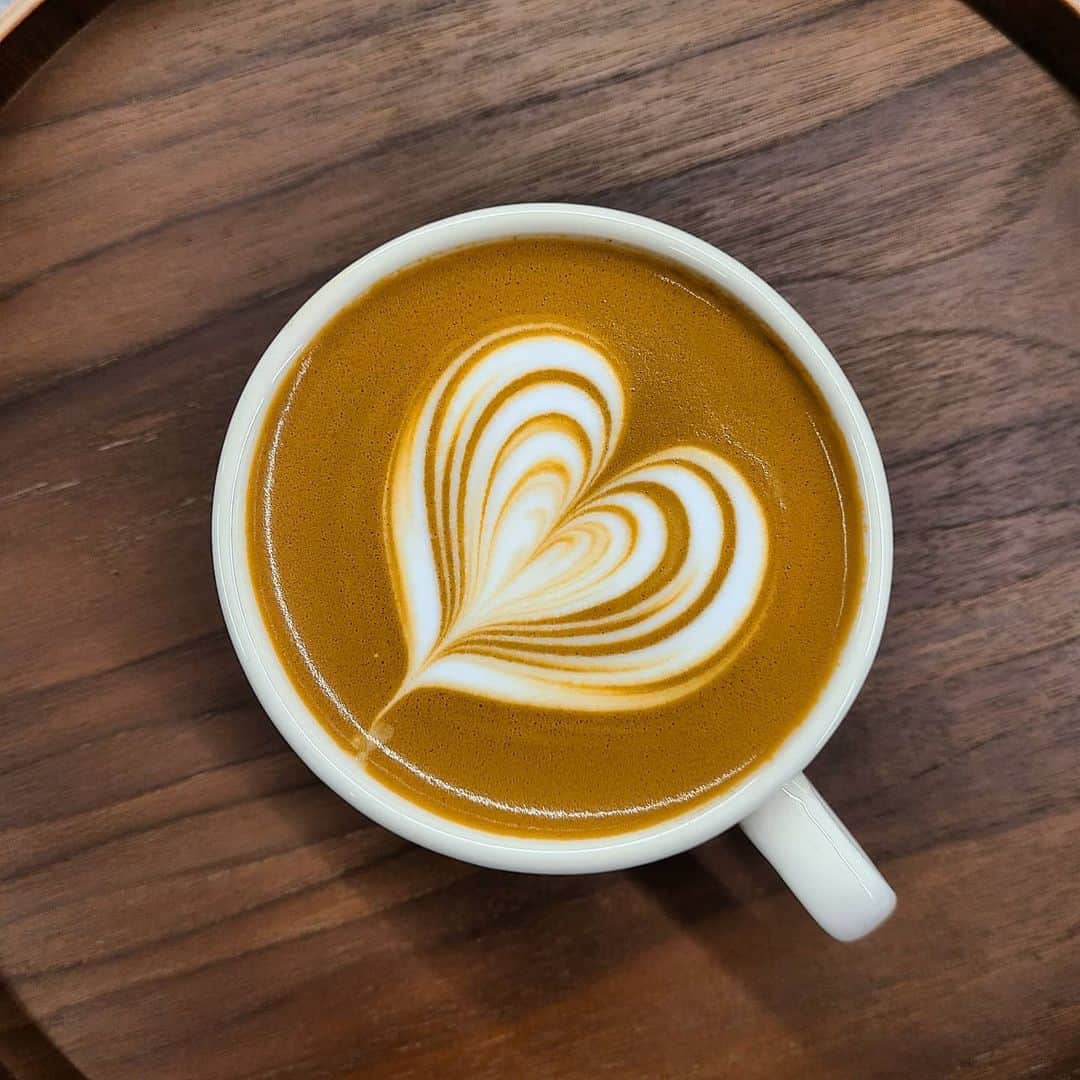 Seung Min Limさんのインスタグラム写真 - (Seung Min LimInstagram)「■ 라떼아트 , 바리스타반 , 창업반 , 원데이 교육 상시모집 • 🔥튜닝피쳐 구매 문의🔥 • Tel. 010-4266-0554 • Kakao talk ID. ismskynet • • 교육 장소 : 서울 특별시 금천구 가산디지털단지 1로 159- 20 502커피로스터스 LAB 실 • •• ••• #barista #latte #latteart #coffee #cafe #baristadaily #baristalife  #バリスタ #コーヒー #ラテアート #カフェ #ラテ #拿铁艺术 #咖啡师 #커피 #카페 #개인레슨#바리스타 #라떼 #라떼아트 #프리푸어 #라떼아트수업 #라떼아트교육 #라떼아트클래스 #일상 #가산디지털단지카페 #가산디지털단지 #카페투어 #원데이클래스」7月21日 16時43分 - barista_seung