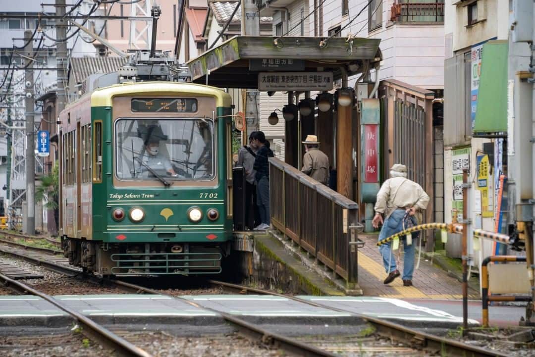 東京都庁広報課さんのインスタグラム写真 - (東京都庁広報課Instagram)「「庚申塚駅（豊島区）／Koushinzuka (2020.6.25撮影)」最寄駅：庚申塚駅 　#巣鴨 #巣鴨グルメ #巣鴨カフェ #巣鴨地蔵通り商店街 #とげぬき地蔵 #東京さくらトラム #都電荒川線  #tokyotokyo #tokyogram #moodygrams #jp_gallery #ptk_japan #gdayjapan #realtokyo #beautifuldestinations #tokyojapan #instatokyo #loves_nippon #phos_japan #bestjapanpics #cooljapan #japan_of_insta #photo_jpn #illgrammers #景色 #東京 #Tokyo #东京 #도쿄 #tokyogood」7月21日 17時01分 - tocho_koho_official