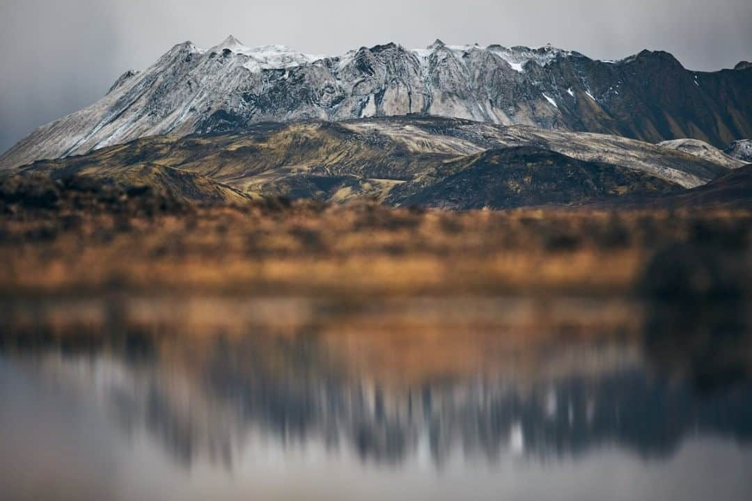 National Geographic Travelさんのインスタグラム写真 - (National Geographic TravelInstagram)「Photo by Matt Borowick @mborowick  Driving into the Fjallabak Nature Reserve in the Icelandic highlands is an adventure in itself. As you pass huge mountains in every direction with an abundance of colorful terrain, it kind of feels like you’re driving through a painting of a distant planet. Löðmundur is a mountain peak that resembles a crown and stands just under 5,000 feet (1,500 meters). Follow @mborowick for more pictures like this. #iceland #mountains #adventure #nature #explore」7月21日 17時08分 - natgeotravel