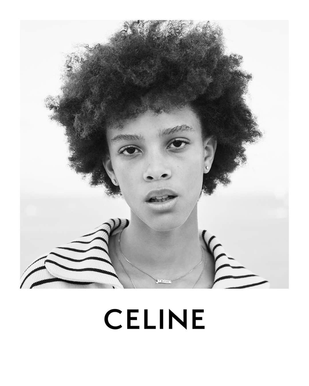 Celineさんのインスタグラム写真 - (CelineInstagram)「CELINE PLEIN SOLEIL CELINE JE T'AIME NECKLACE IN BRASS GOLD  AVAILABLE IN STORE AND AT CELINE.COM  ESSOYE PHOTOGRAPHED BY @HEDISLIMANE IN SAINT TROPEZ IN JUNE 2020  #CELINEBYHEDISLIMANE」7月21日 17時24分 - celine