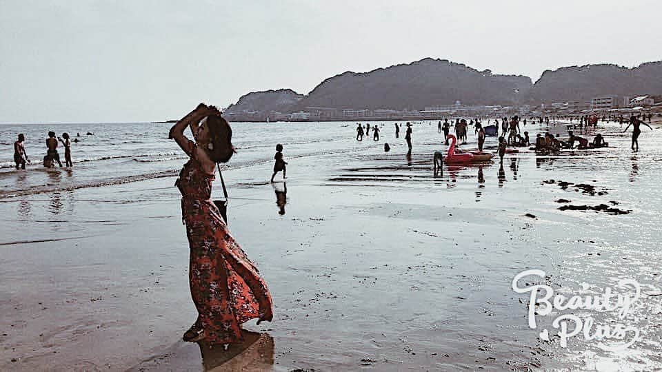日下裕江さんのインスタグラム写真 - (日下裕江Instagram)「𝔹𝕖𝕒𝕔𝕙🐚*·̩͙ ✴︎  今年は  海開きも  海の家も無いけど  海は行きたいな𓇼𓆡𓆉  #beach  #sea  #summer」7月21日 17時52分 - hiroe___h