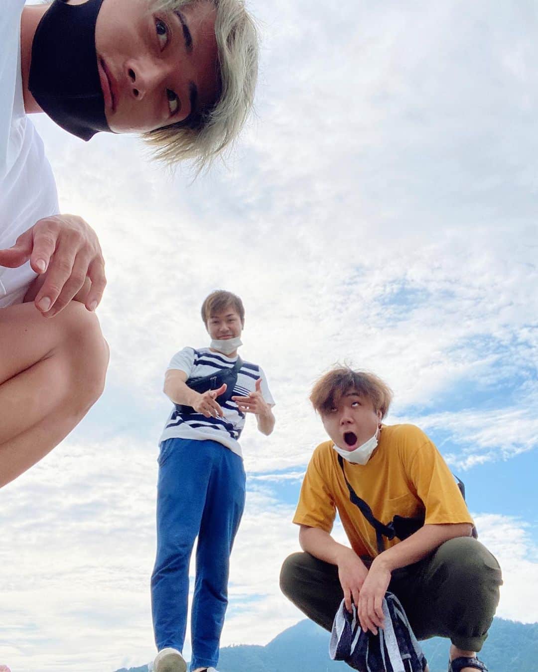 のインスタグラム：「今日はメンバーと京都に一泊して撮影しやす✨ 近日に動画あがるから楽しみにしてて😘  今のところ天候に恵まれたり恵まれなかったり。。。 っま大丈夫っしょぉーーーんひゃー🤪🤣」