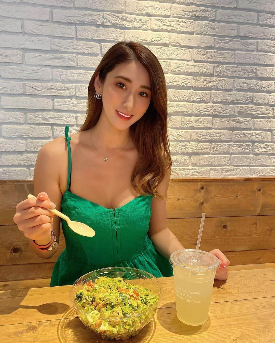 佐藤衣里子さんのインスタグラム写真 - (佐藤衣里子Instagram)「クリスプサラダ食べにきたよー🥗🍽💗  #クリスプサラダワークス#麻布十番#三田」7月21日 18時00分 - eriko0625