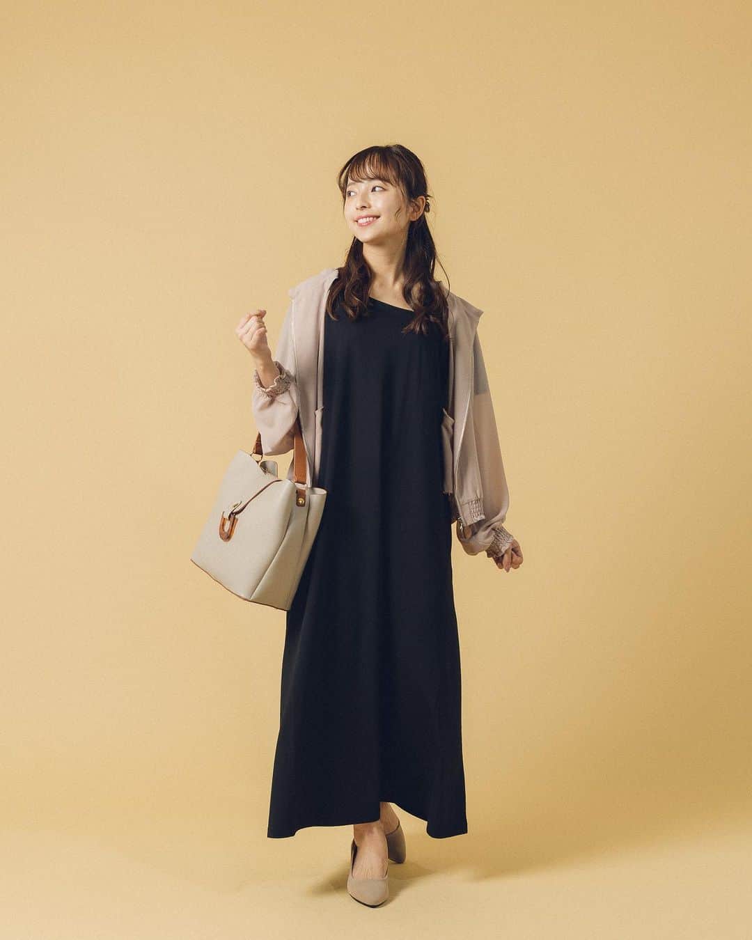 Rew de Rew 公式Instagramさんのインスタグラム写真 - (Rew de Rew 公式InstagramInstagram)「. . 【New Arrival】 ✔️落ち着いたニュアンスカラーとトレンド感のある アシメネックがポイントのカットワンピ バックスピンドール仕様で後ろ姿も可愛く見せてくれます . . 身長別＊How Look page1: model 161cm page2: model 150cm page3: model 170cm . . 画像タップで詳細をチェック▶︎▶︎ . . . . #Rewde #rewderew #ldprime #ec #onlineshopping #instafashion #ootd #ootdfashion #outfit #大人可愛い #coodinate #大人コーデ #worldshipping #overseas #通勤コーデ #ビジネスカジュアル #フェミニンコーデ #新作入荷  #ルゥデ #ルゥデルゥ #カットワンピース #ニュアンスカラーコーデ #スピンドル」7月21日 18時01分 - rewde_official