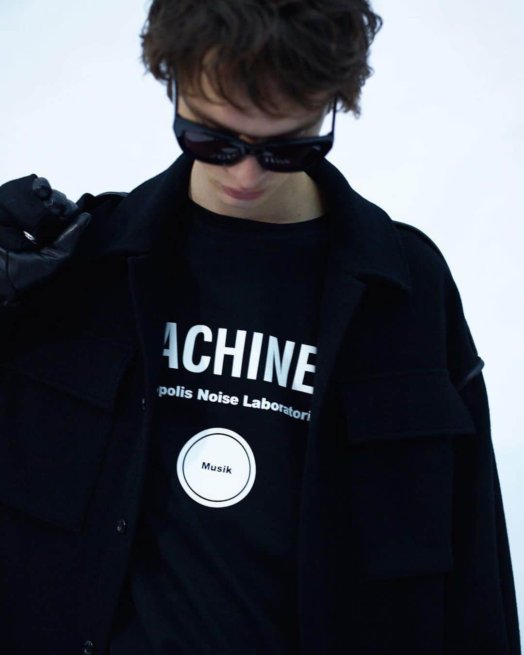 ウィザードのインスタグラム：「2020 FALL WINTER COLLECTION “Metropolis Noise Laboratories"  Delivery  Start.  GRAPHIC T-SHIRTS "MACHINES"  In Stock.  https://wizzard.stores.jp/  #wizzard_fac #wizzard #fashion #tokyofashion #streetfashion #fashionphoto #designersbrand #domesticbrand #mensfashion #2020AW」